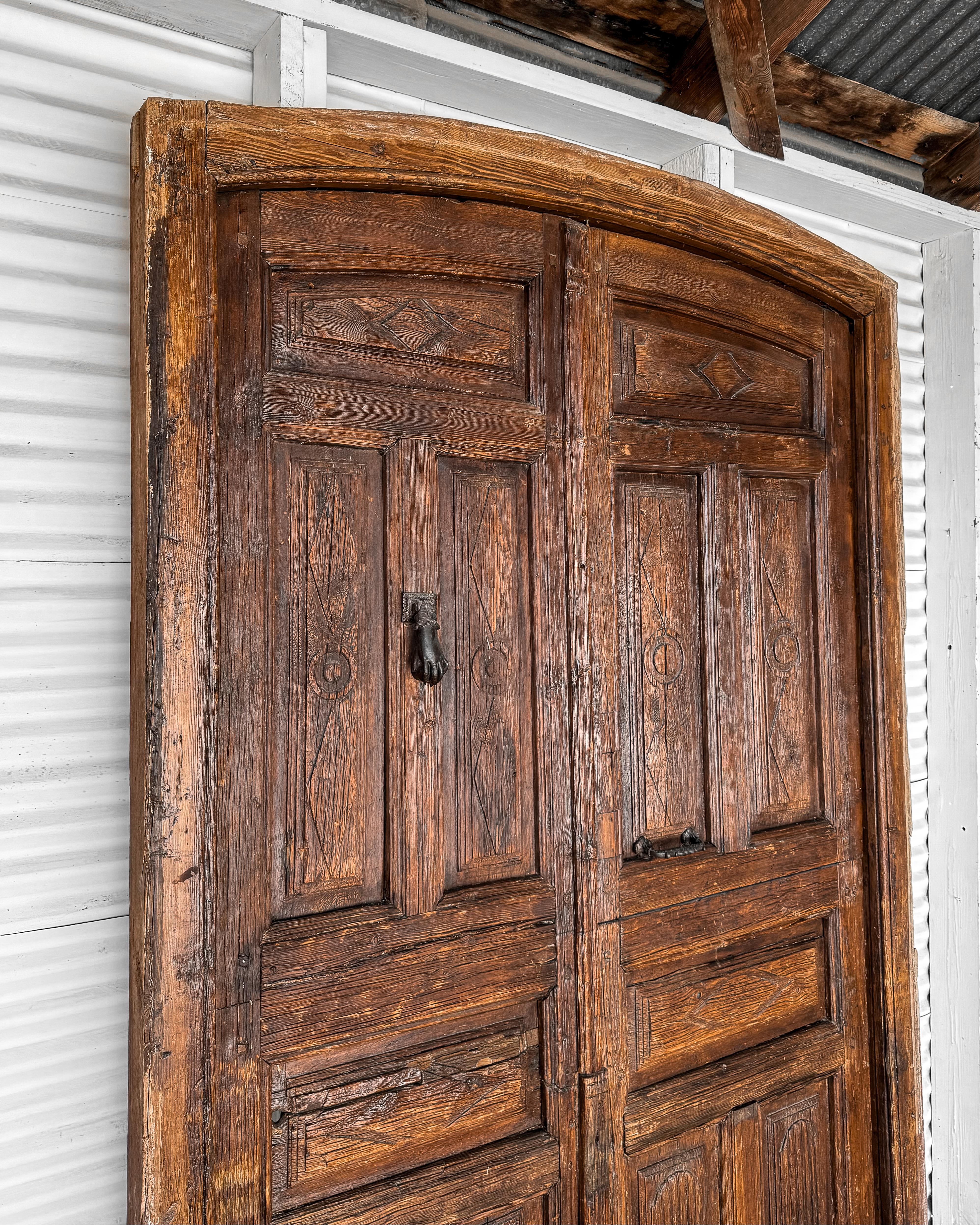 Pair of 18th Century Hacienda Entrance Doors In Good Condition In Mckinney, TX