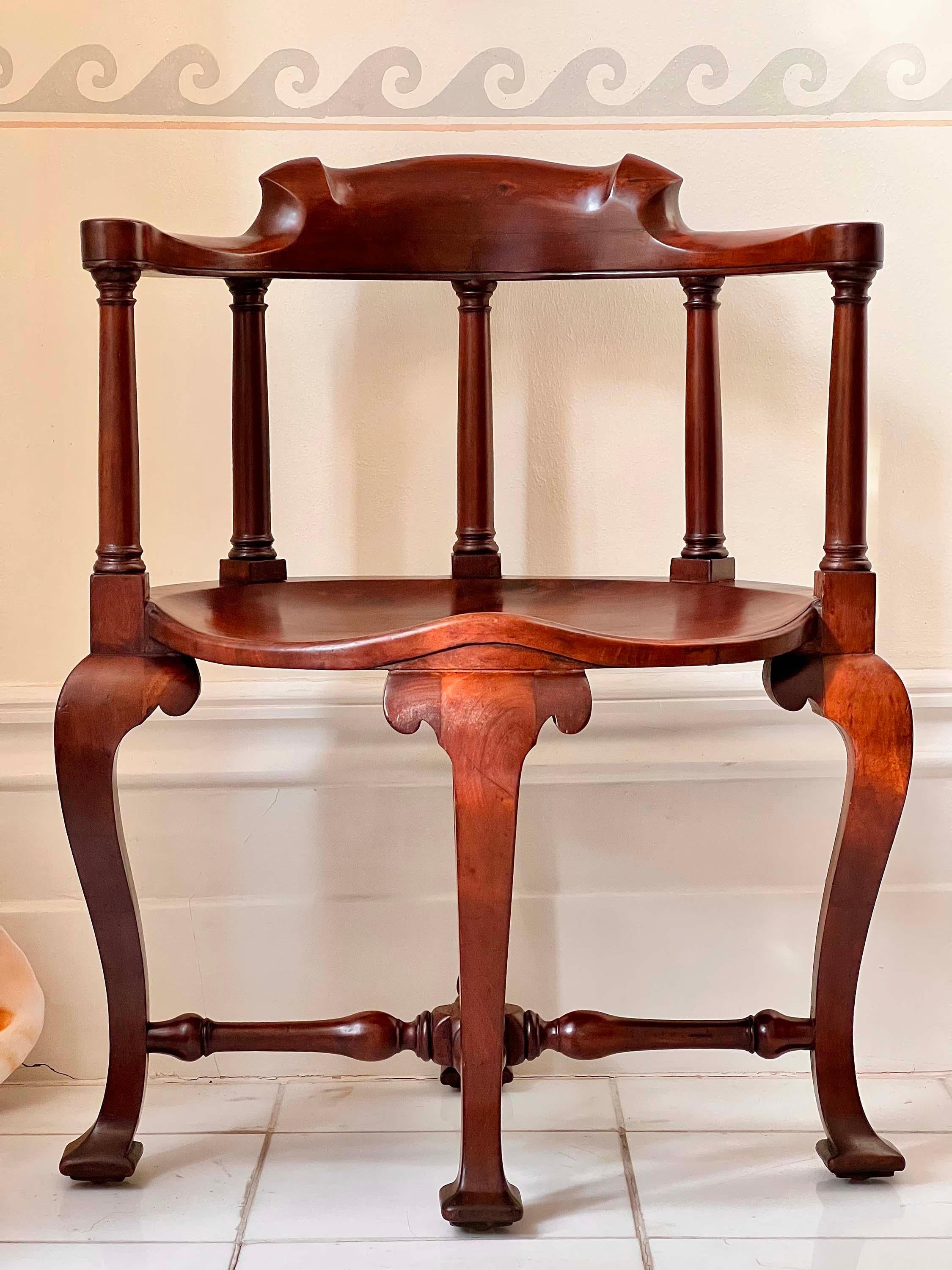 Paire de fauteuils de salon du XVIIIe siècle Bon état - En vente à London, GB