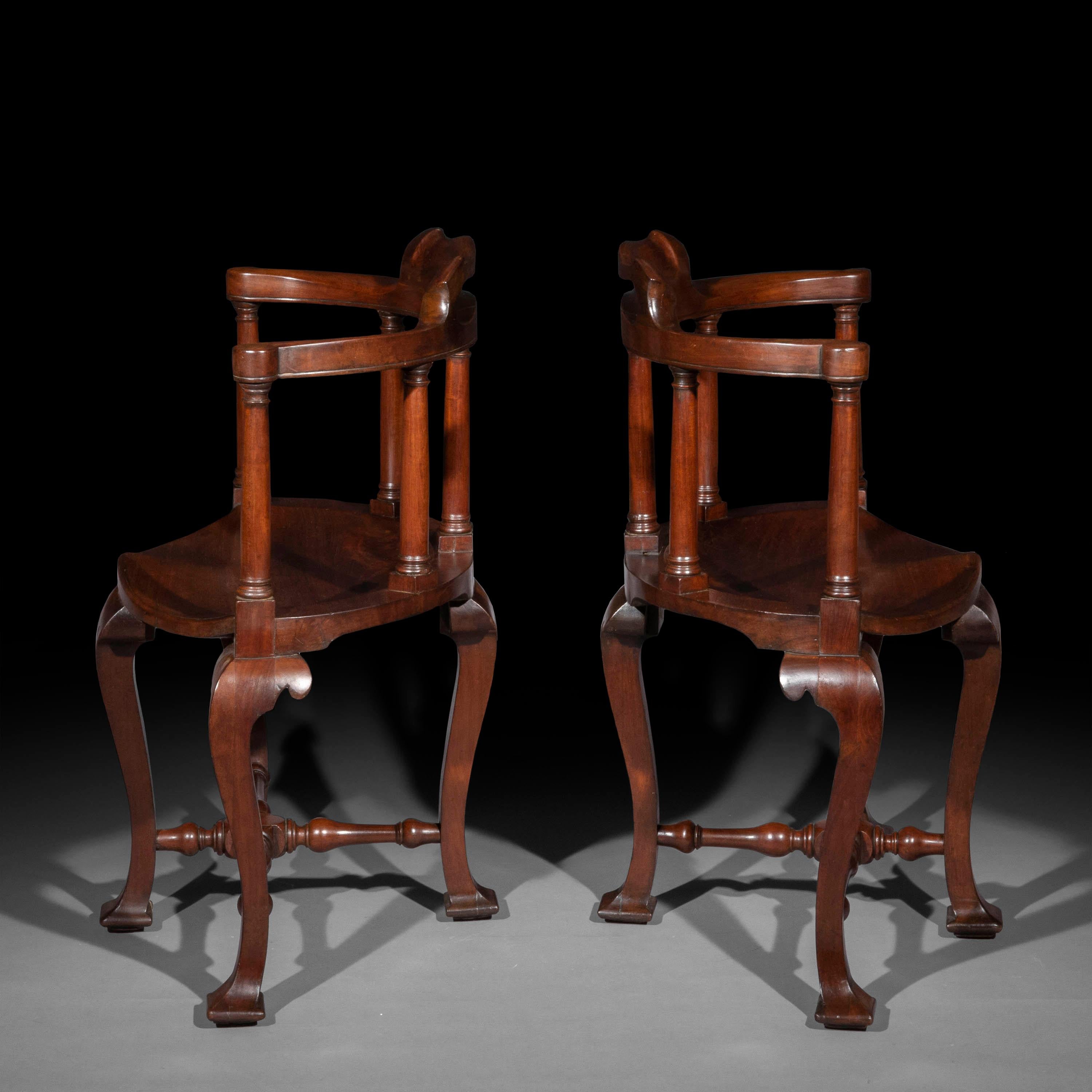 Walnut Pair of 18th Century Hall Armchairs For Sale