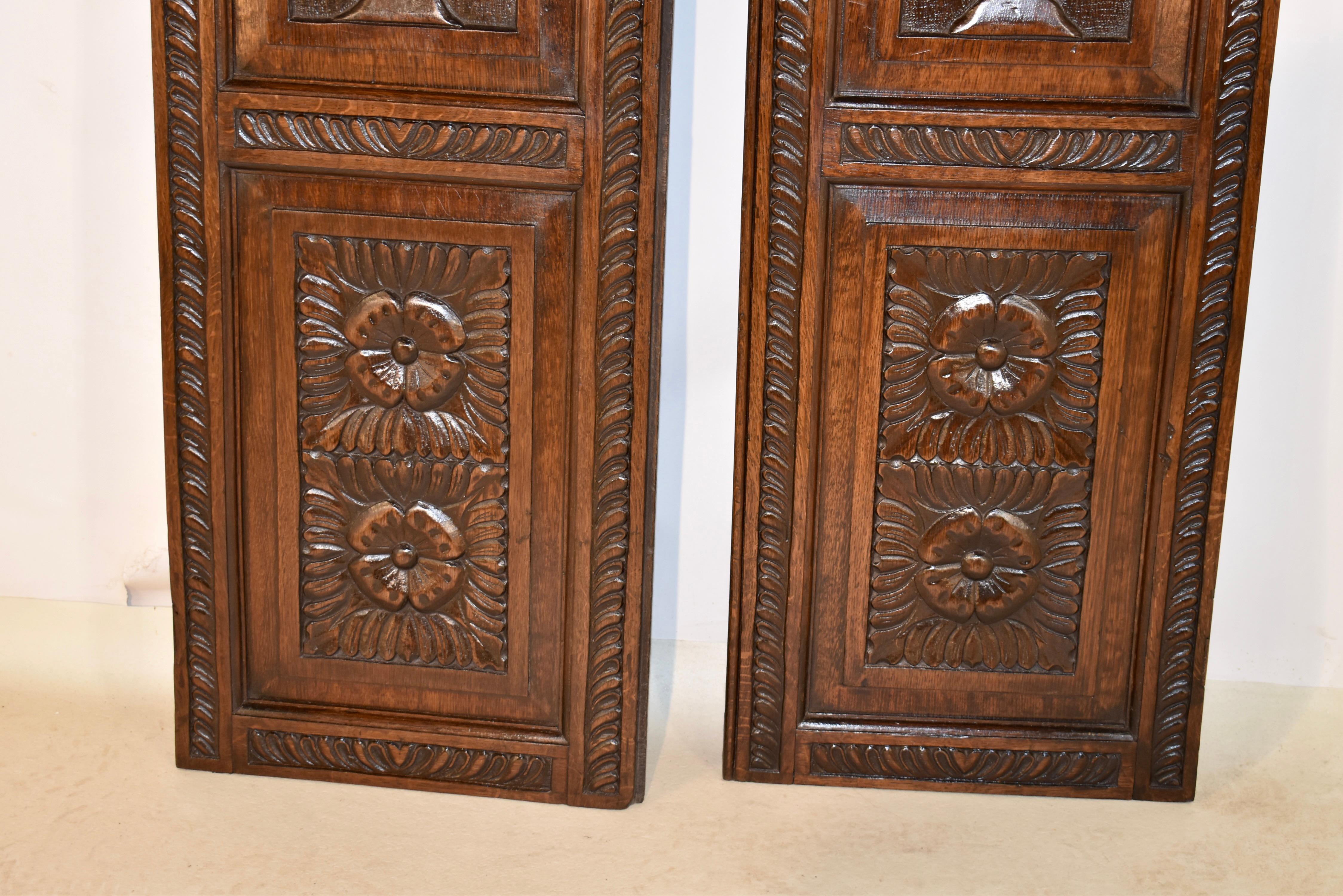 Pair of 18th Century Hand Carved Panels For Sale 1