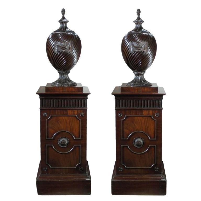 Pair of 18th Century Irish Adam Style Wine Coolers on Stands In Excellent Condition In New York, NY