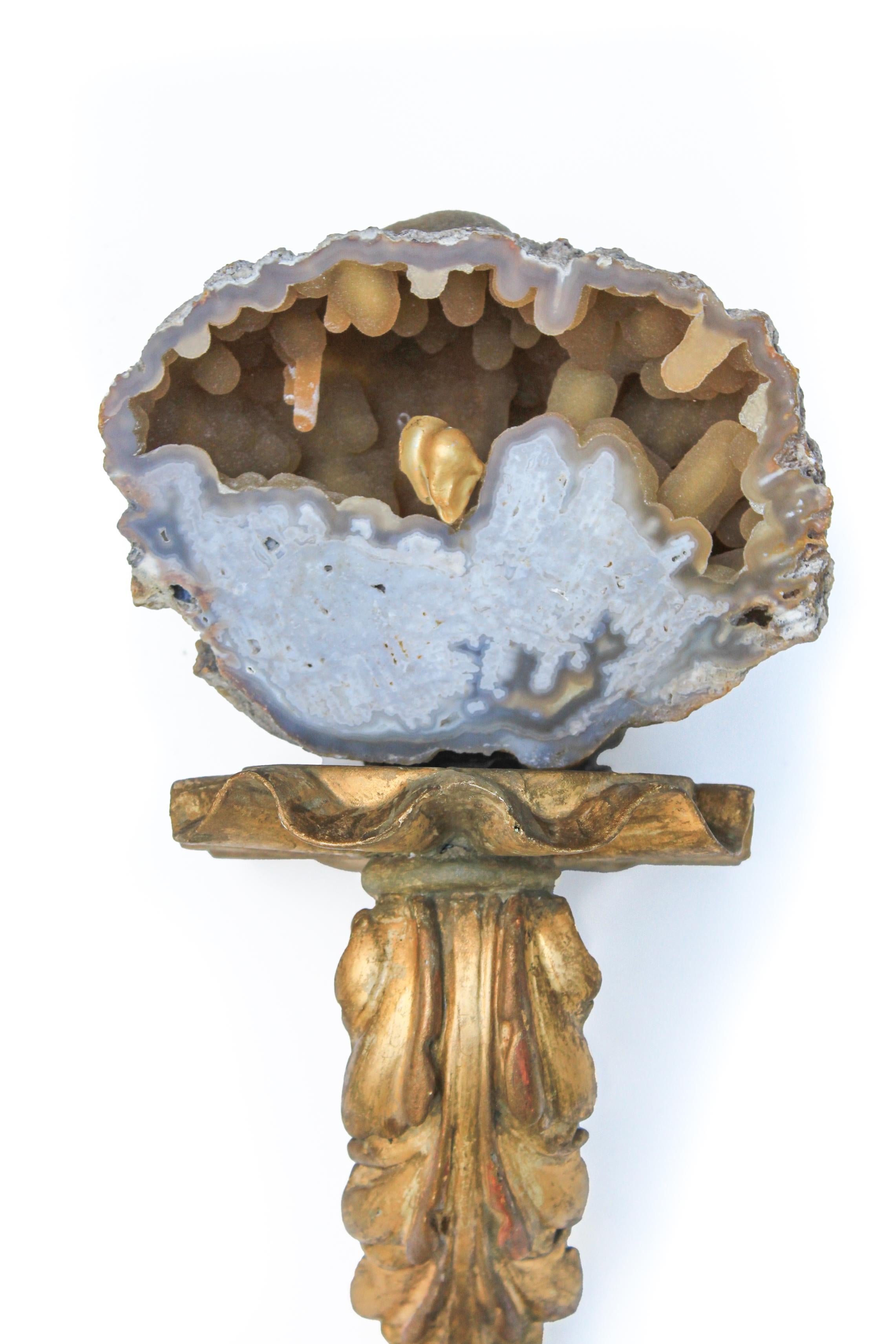 Paire de supports muraux géorgiens irlandais du 18ème siècle avec agate, corail et perles Bon état - En vente à Dublin, Dalkey
