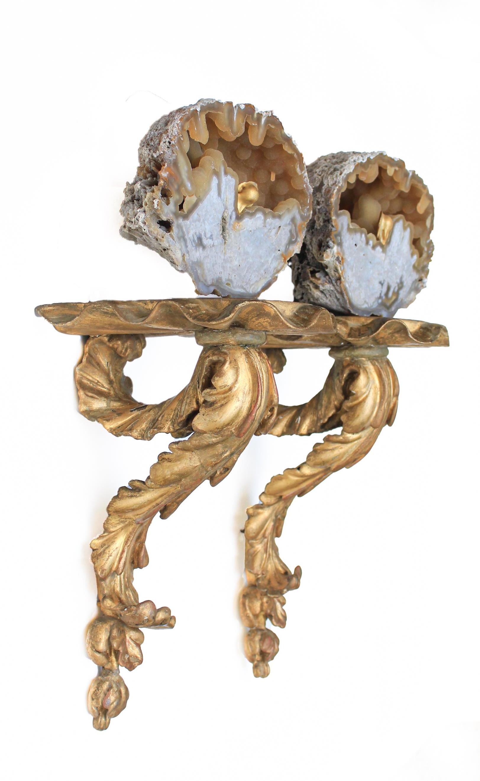 Pair of 18th Century Irish Georgian Wall Brackets with Agate Coral and Pearls For Sale 2