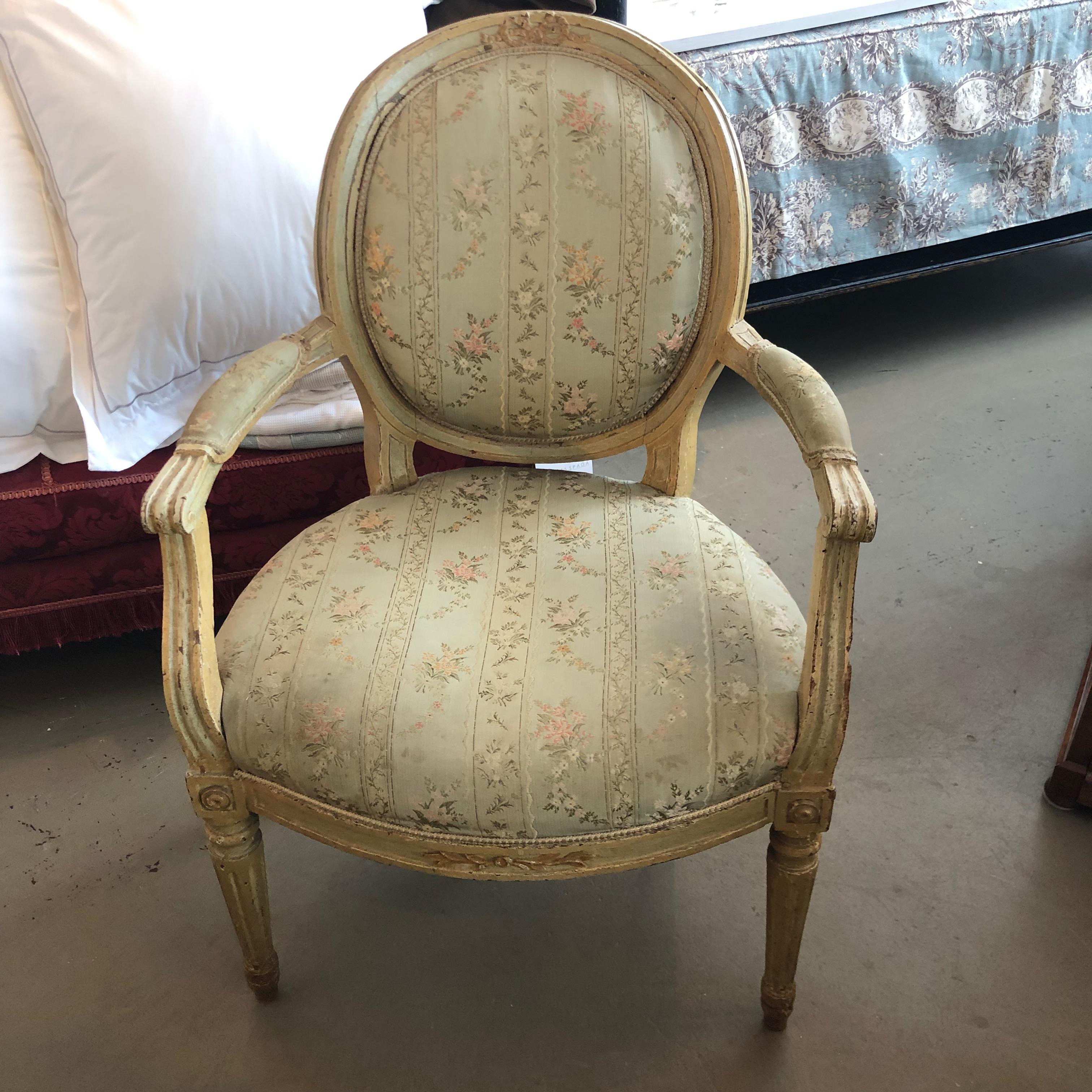 Pair of 18th Century Italian Armchairs For Sale 3