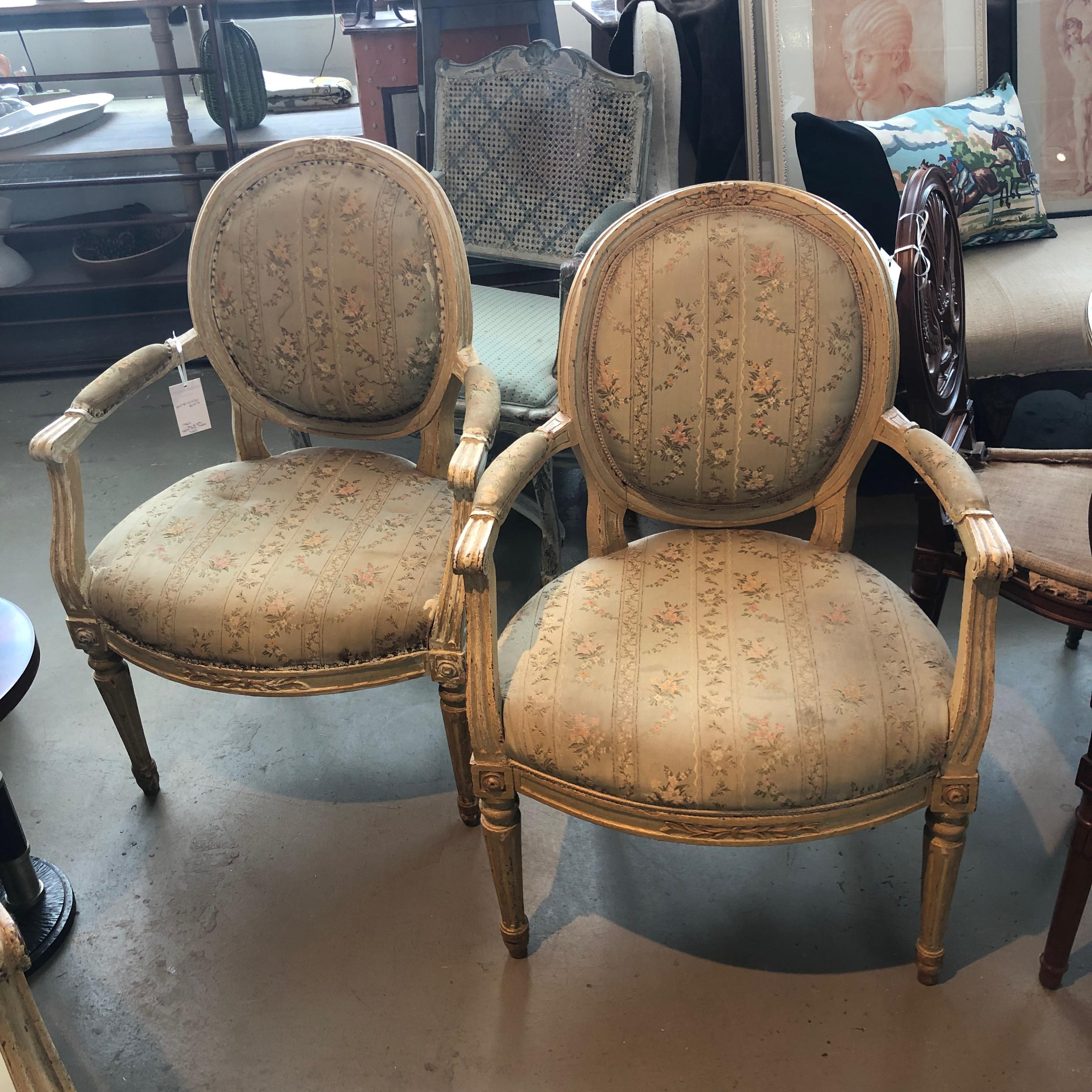 Pair of 18th Century Italian Armchairs For Sale 4