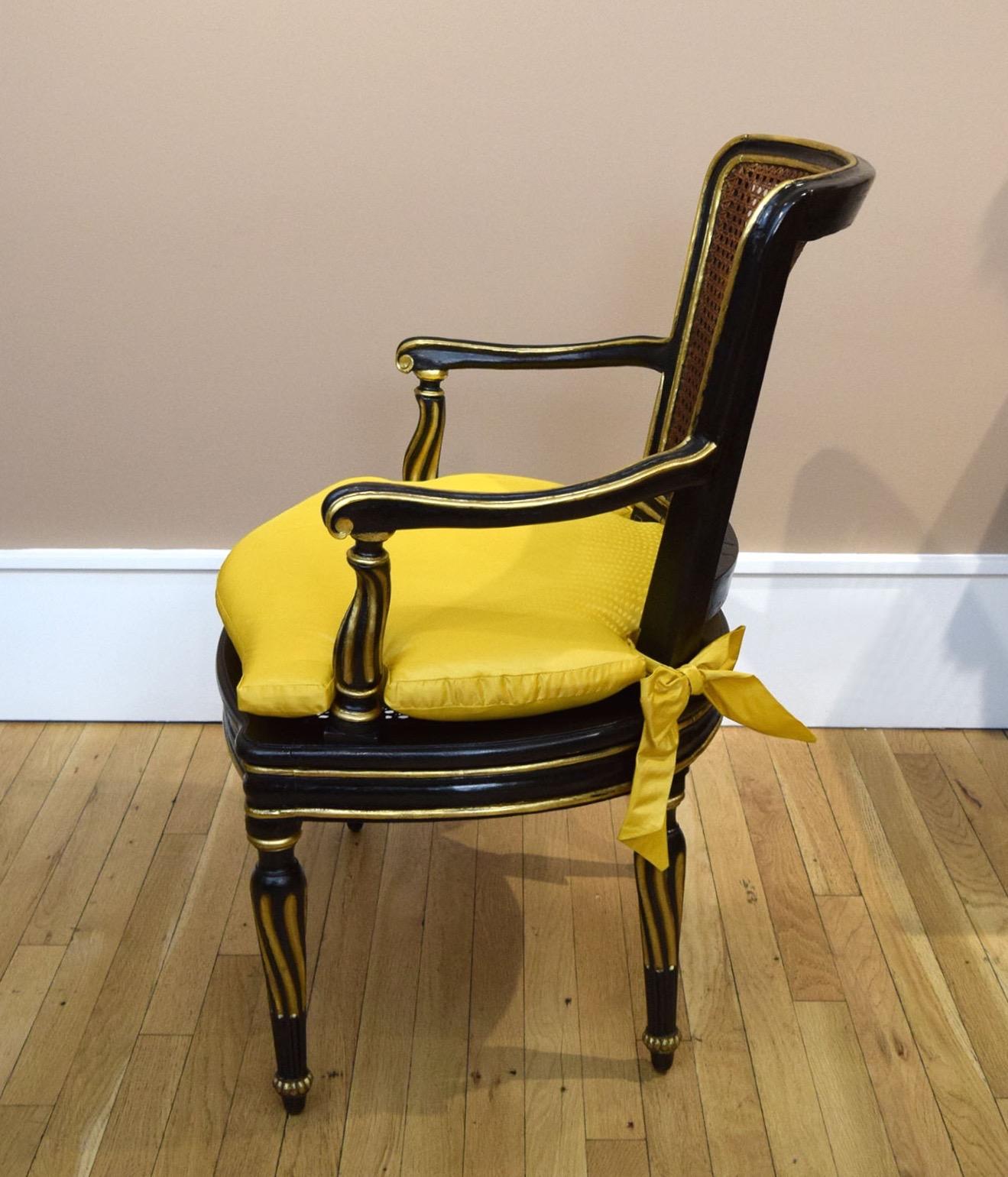 Ein Paar italienische Sessel aus dem 18. Jahrhundert (Vergoldet) im Angebot