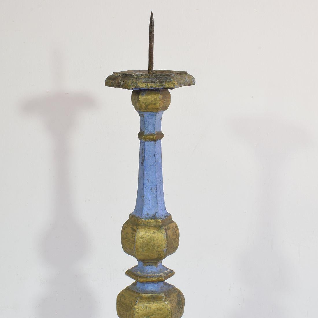 Pair of 18th Century Italian Baroque Carved Wooden Candleholders For Sale 7