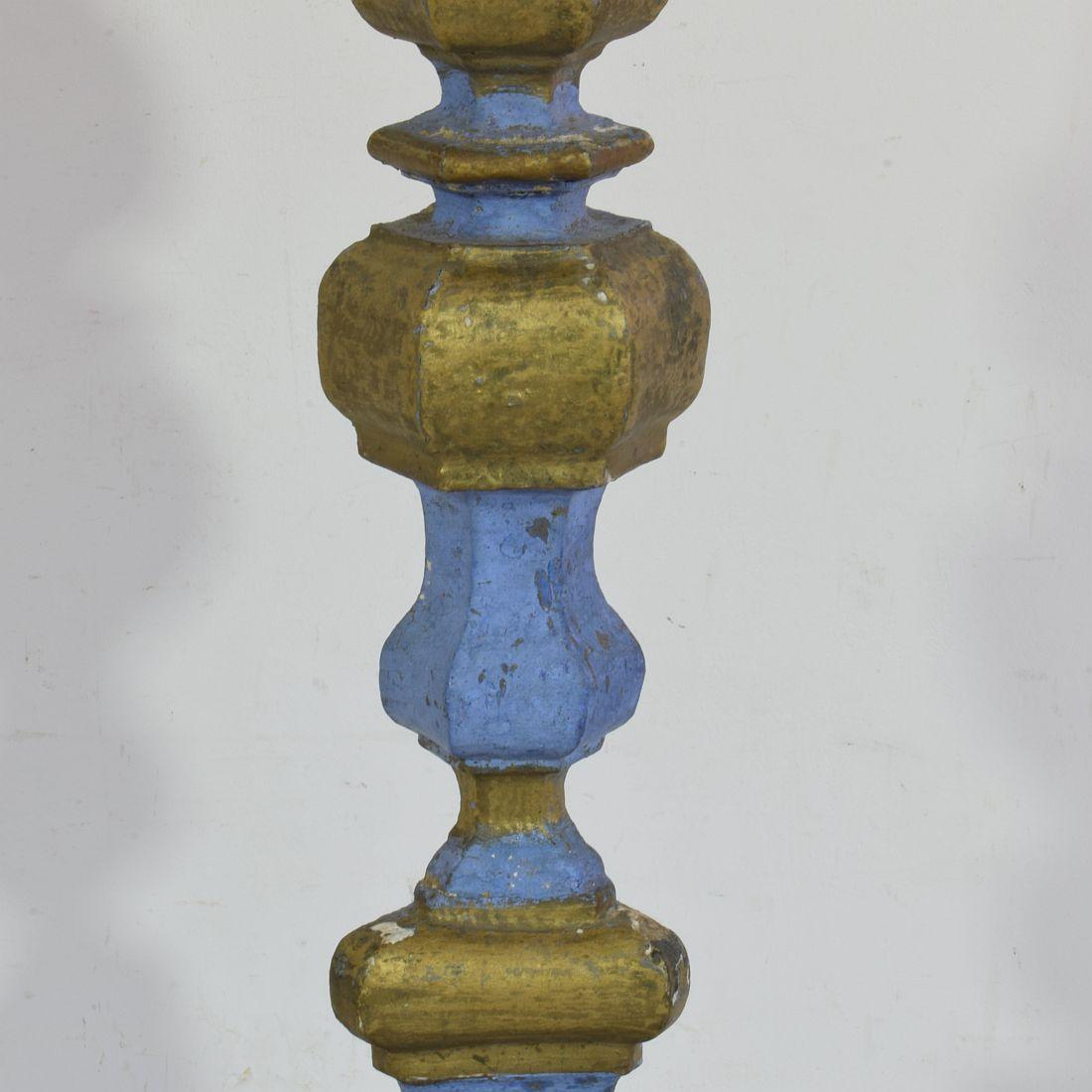 Pair of 18th Century Italian Baroque Carved Wooden Candleholders For Sale 8