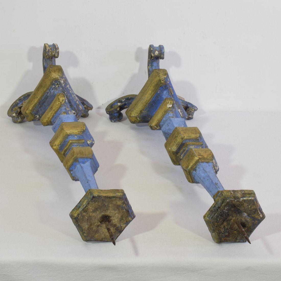 Pair of 18th Century Italian Baroque Carved Wooden Candleholders For Sale 14