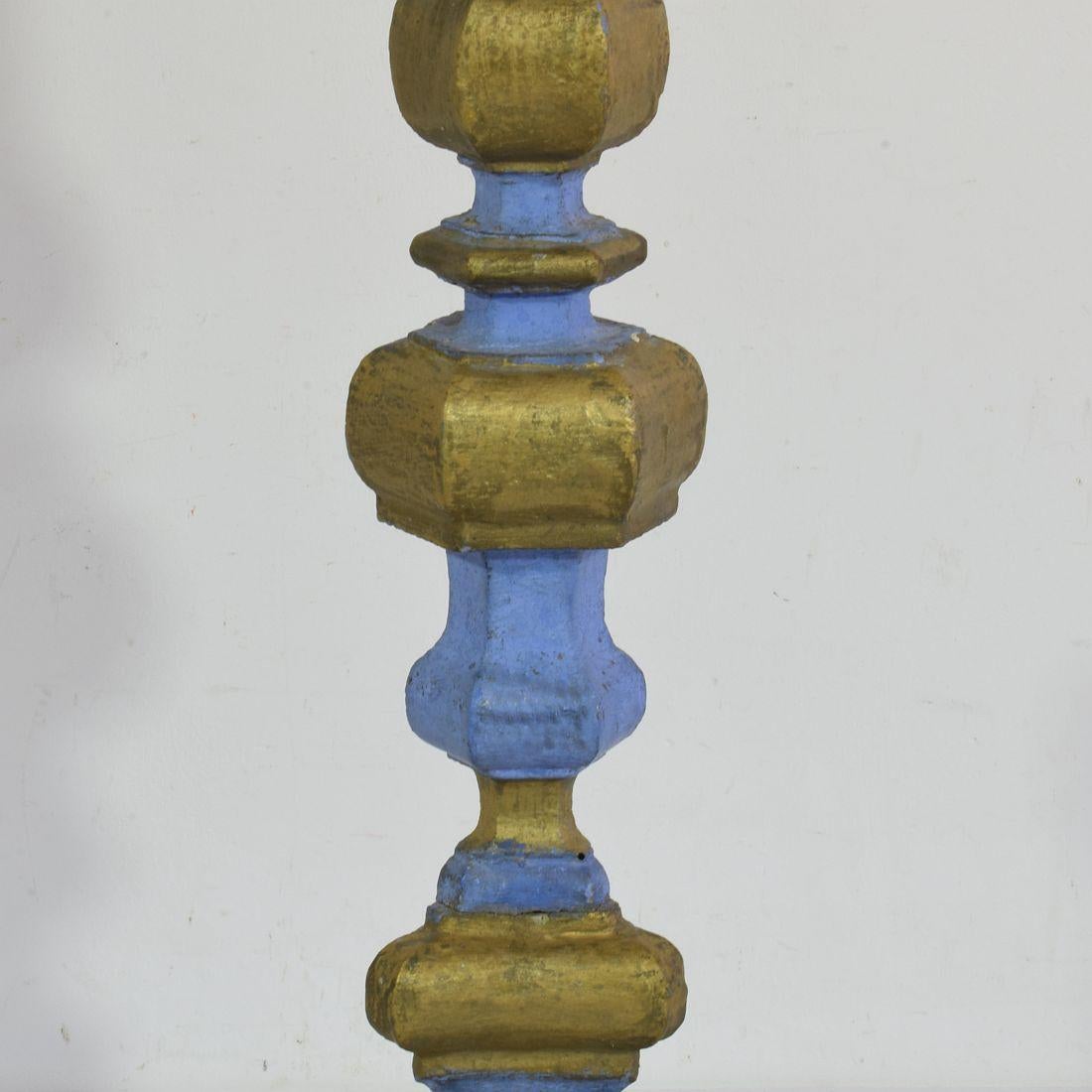 Pair of 18th Century Italian Baroque Carved Wooden Candleholders For Sale 4