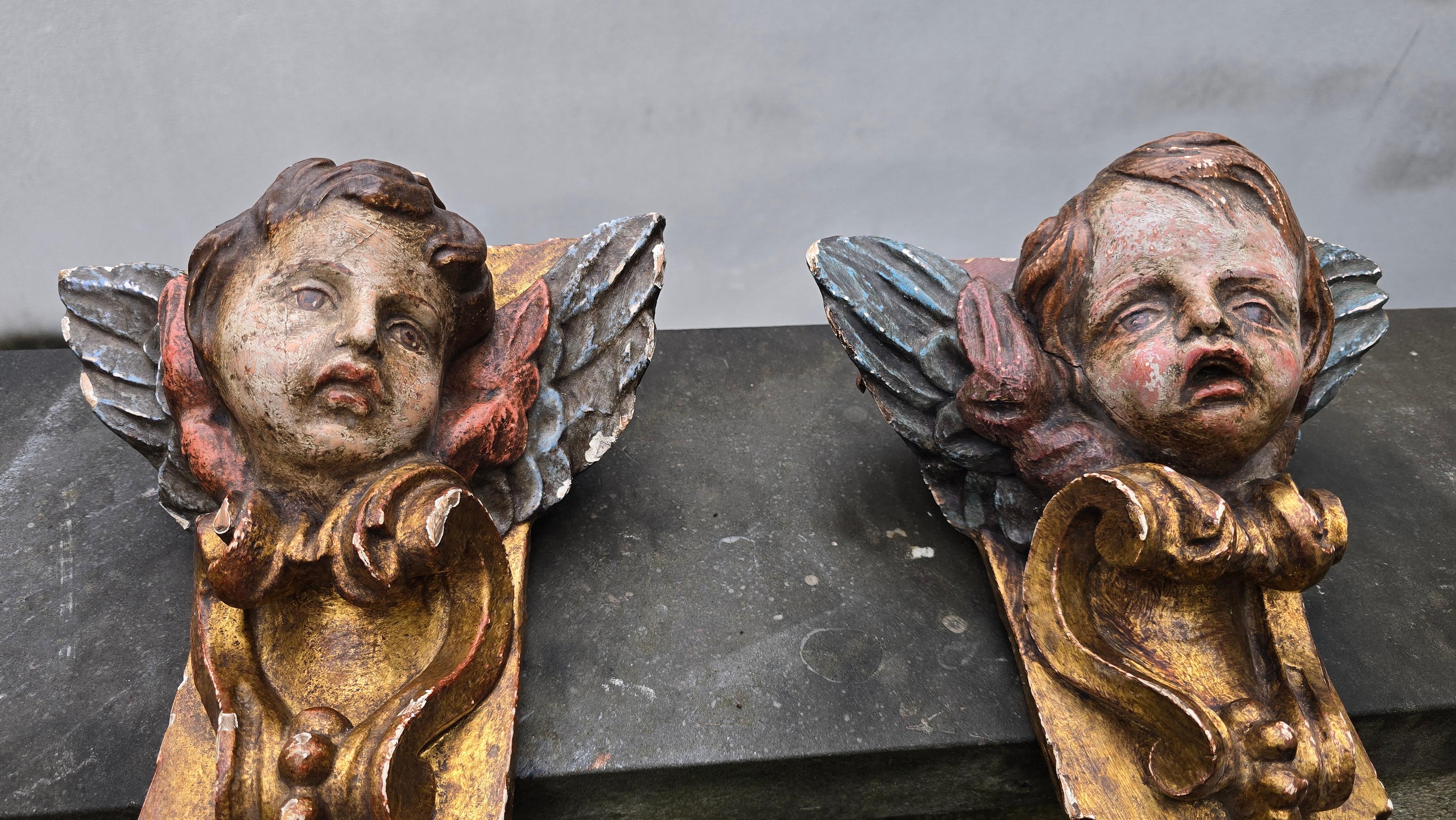 Pair of 18th Century Italian Baroque Cherub Corner Carvings, c. 1750–1780 im Angebot 9