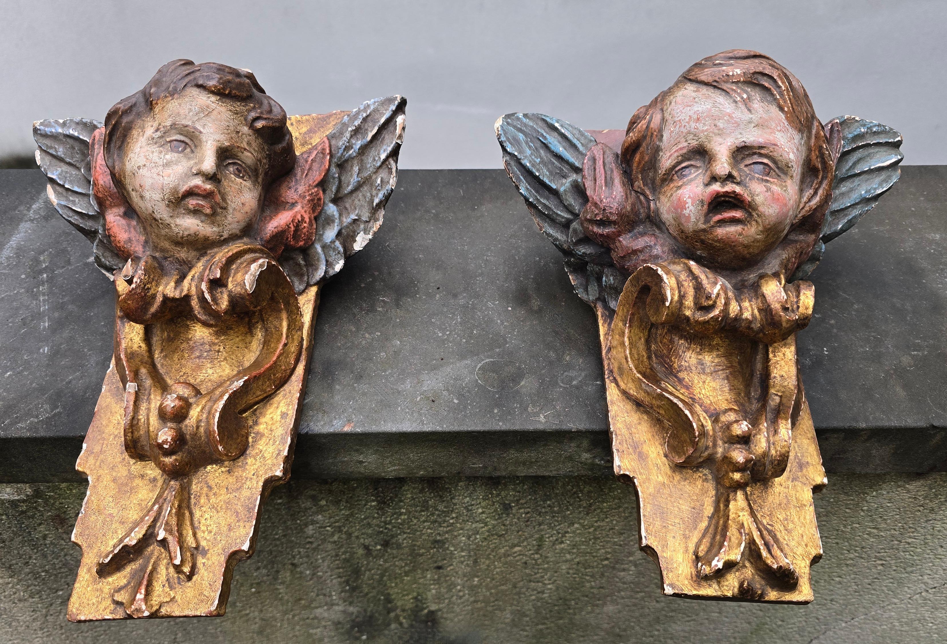 Pair of 18th Century Italian Baroque Cherub Corner Carvings, c. 1750–1780 (Italienisch) im Angebot