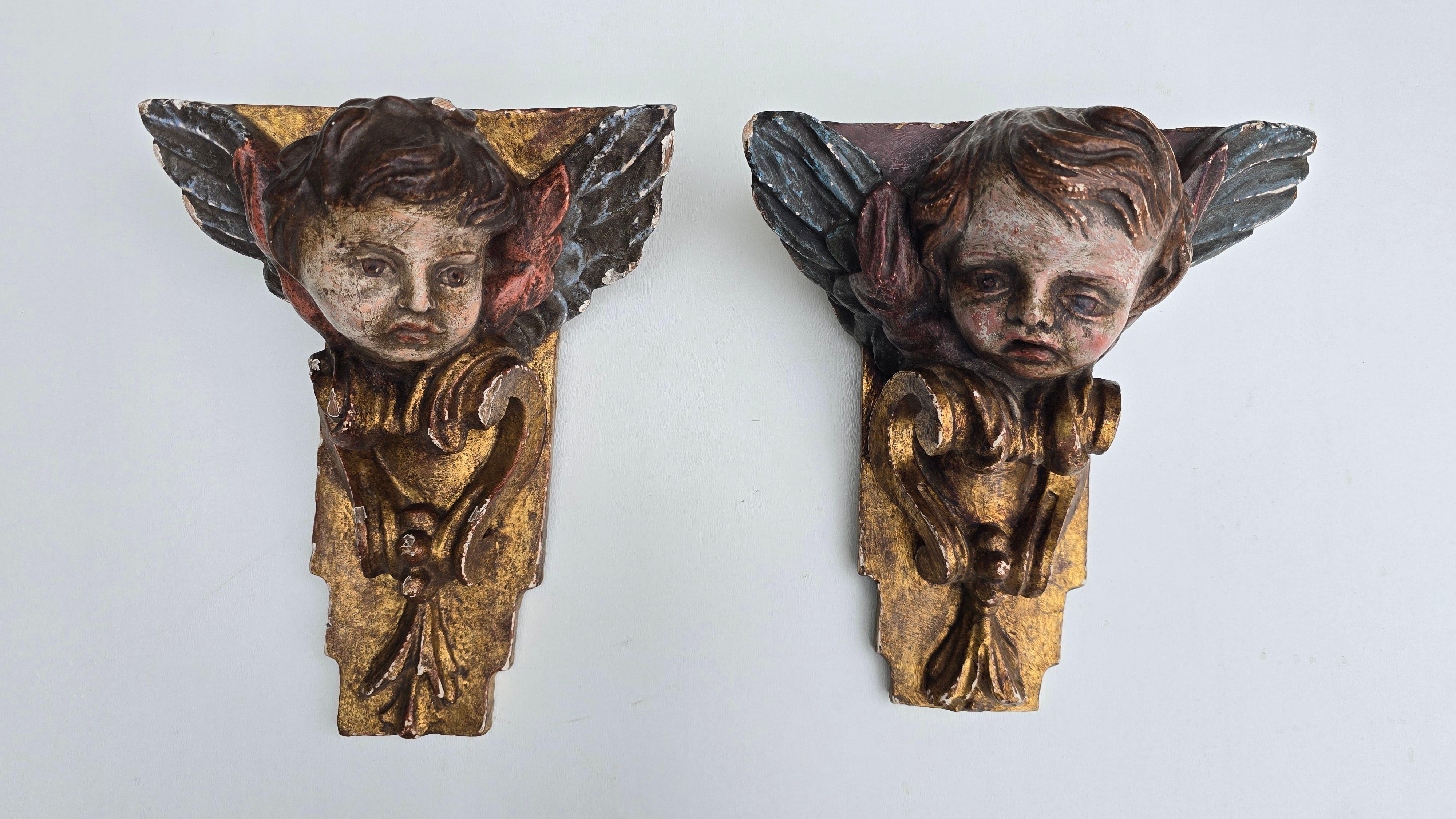 Pair of 18th Century Italian Baroque Cherub Corner Carvings, c. 1750–1780 (18. Jahrhundert und früher) im Angebot