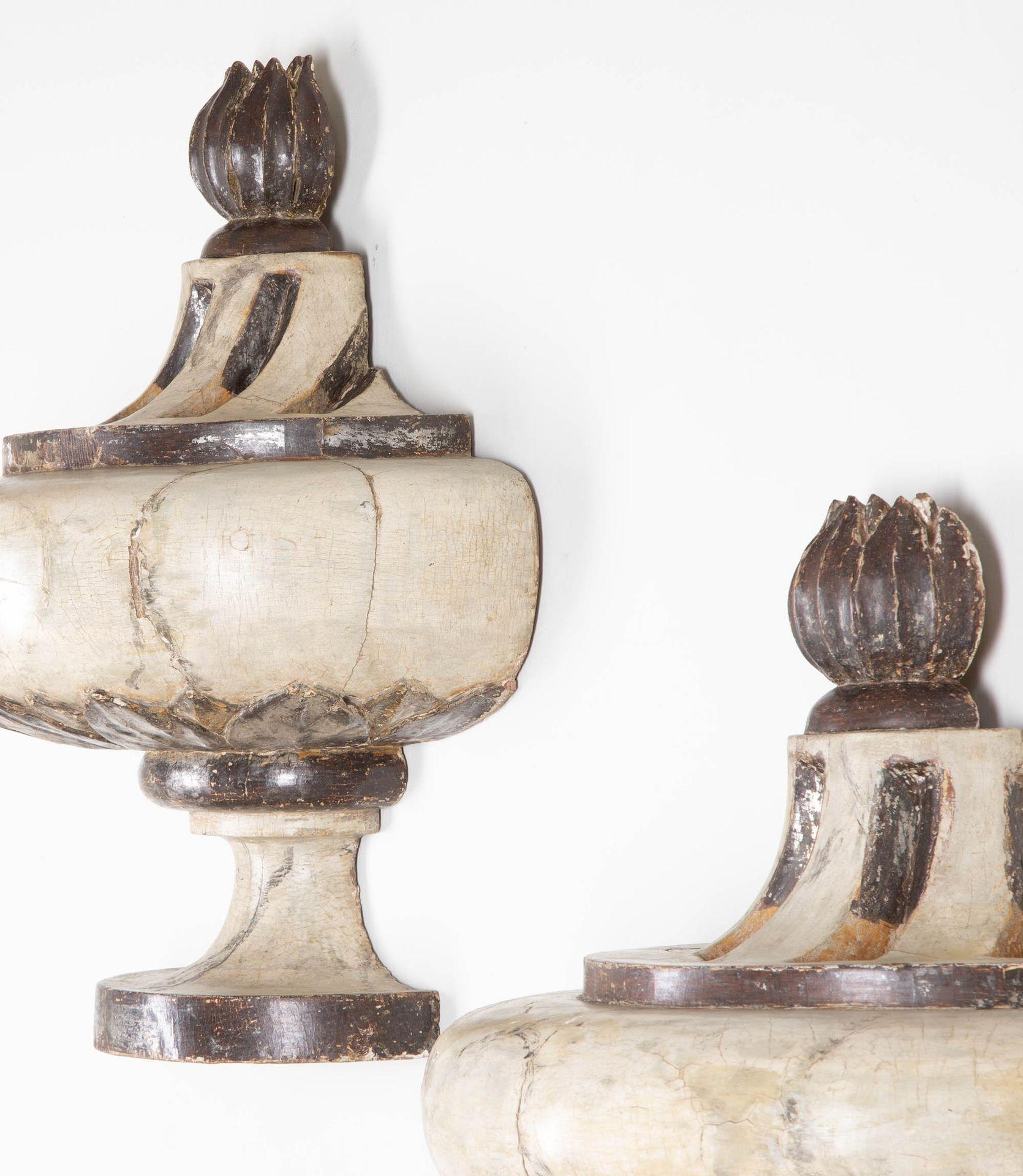 Pair of 18th Century Italian Baroque Style Finials In Good Condition For Sale In Gloucestershire, GB