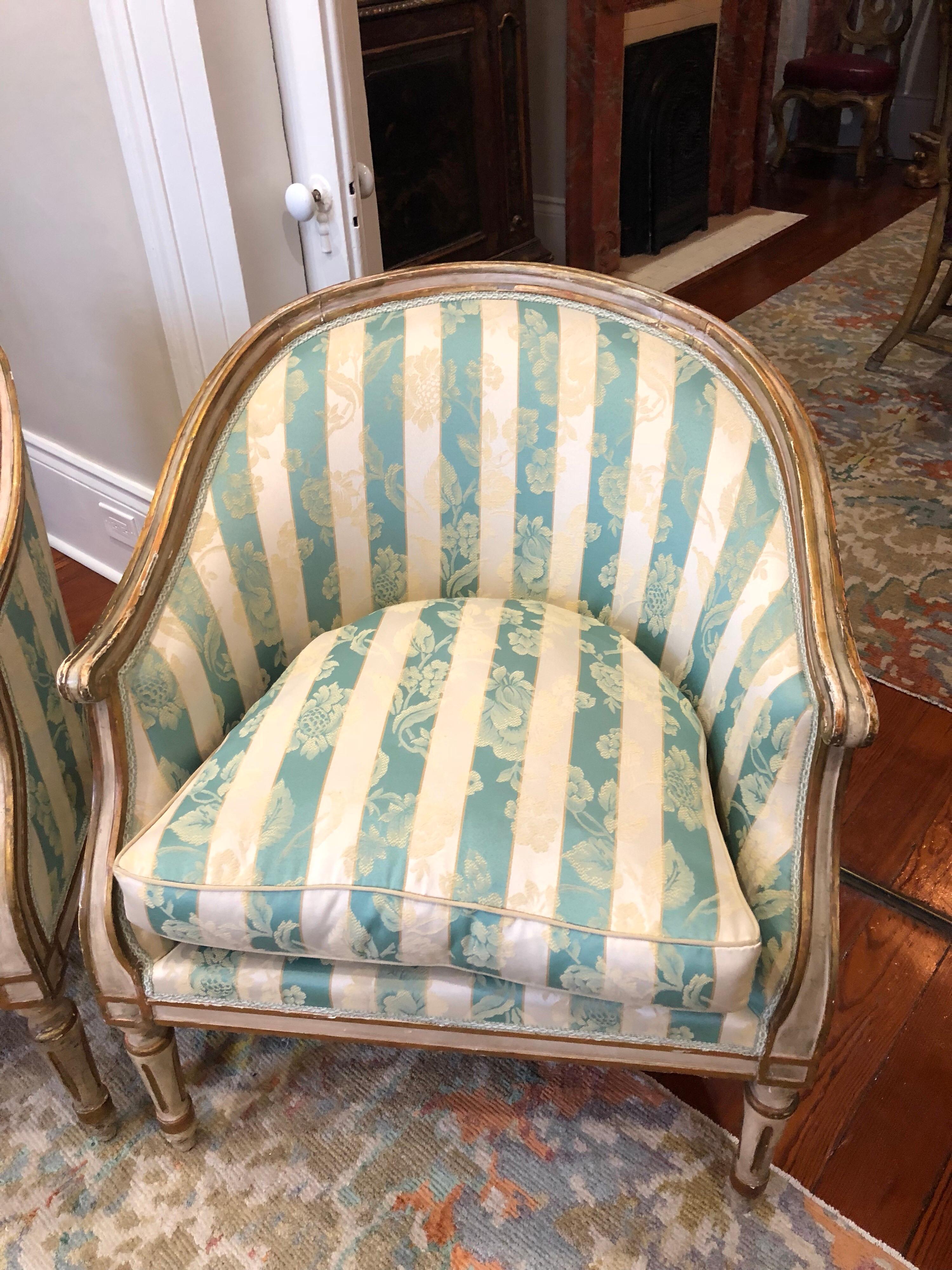 Pair of 18th Century Italian Bergère In Good Condition For Sale In Natchez, MS