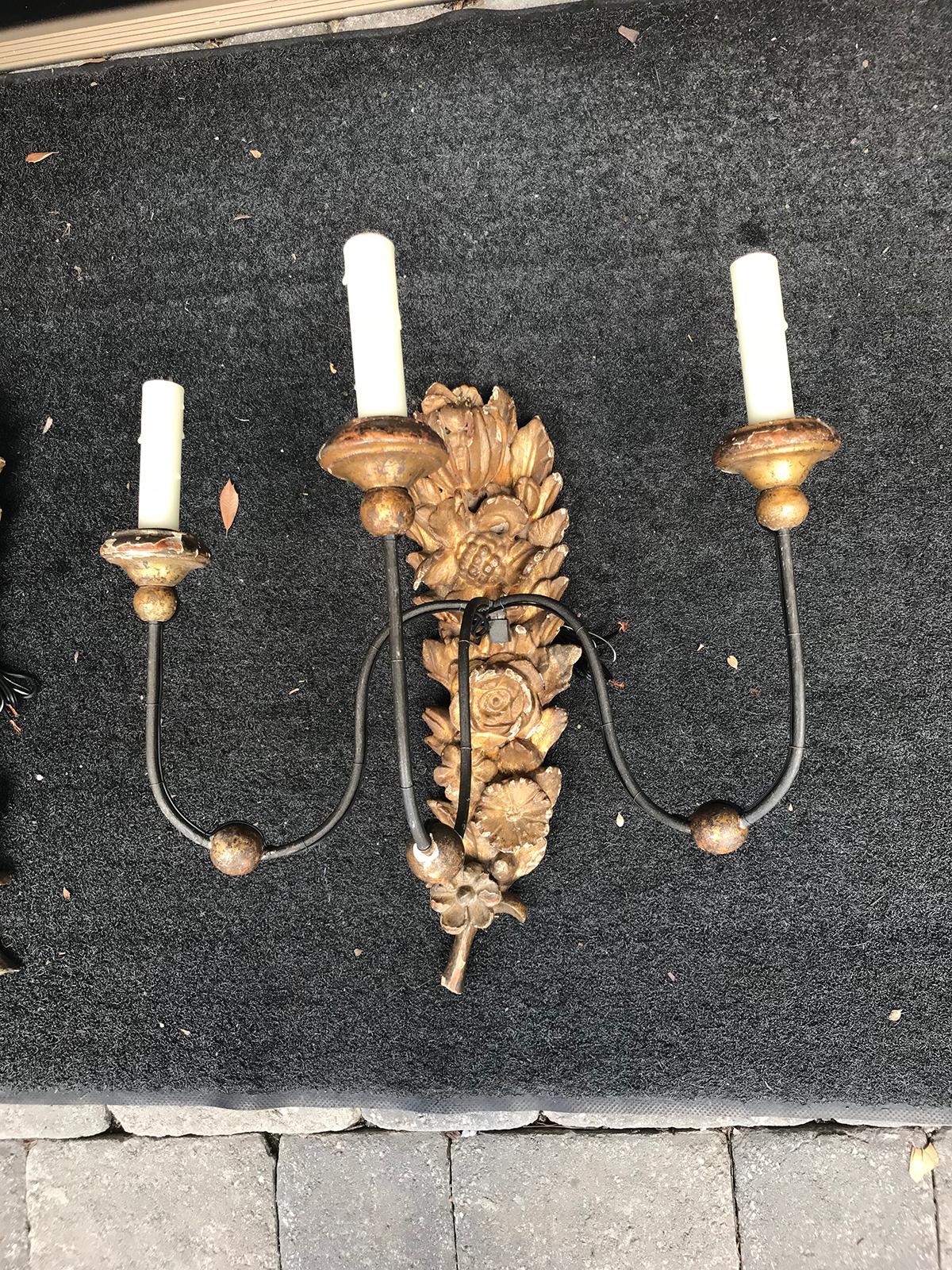 Pair of 18th Century Italian Carved and Gilded Three-Arm Sconces In Good Condition For Sale In Atlanta, GA