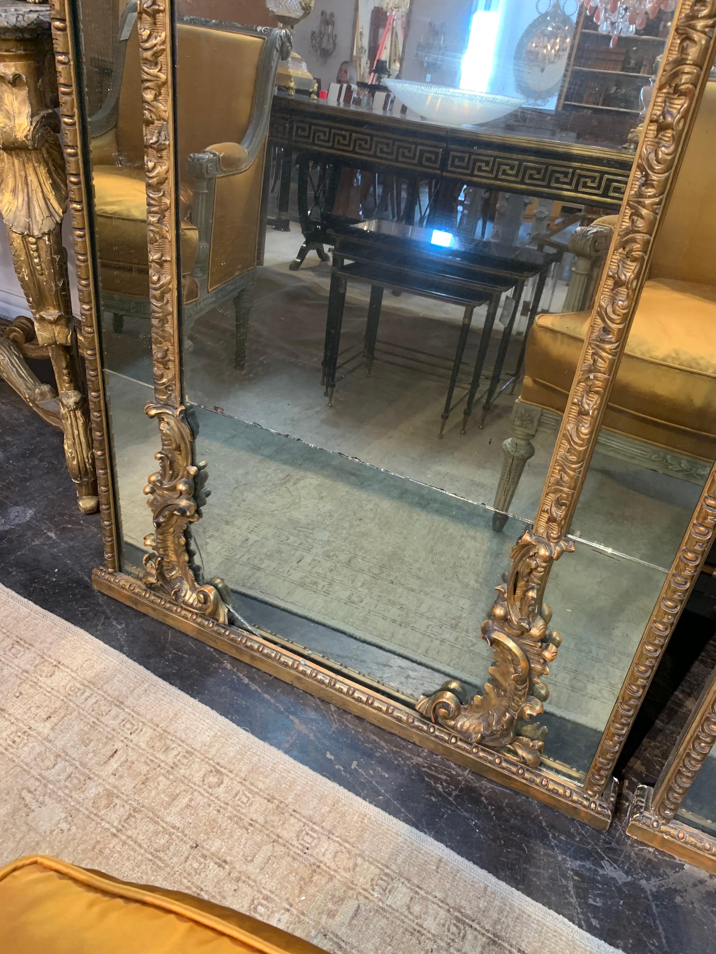 Pair of 18th Century Italian Carved and Giltwood Floor Mirrors For Sale 1
