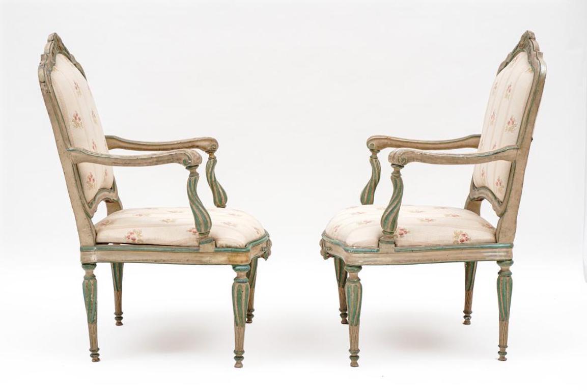 Pair of 18th Century Italian Carved and Painted Neoclassical Armchairs For Sale 3