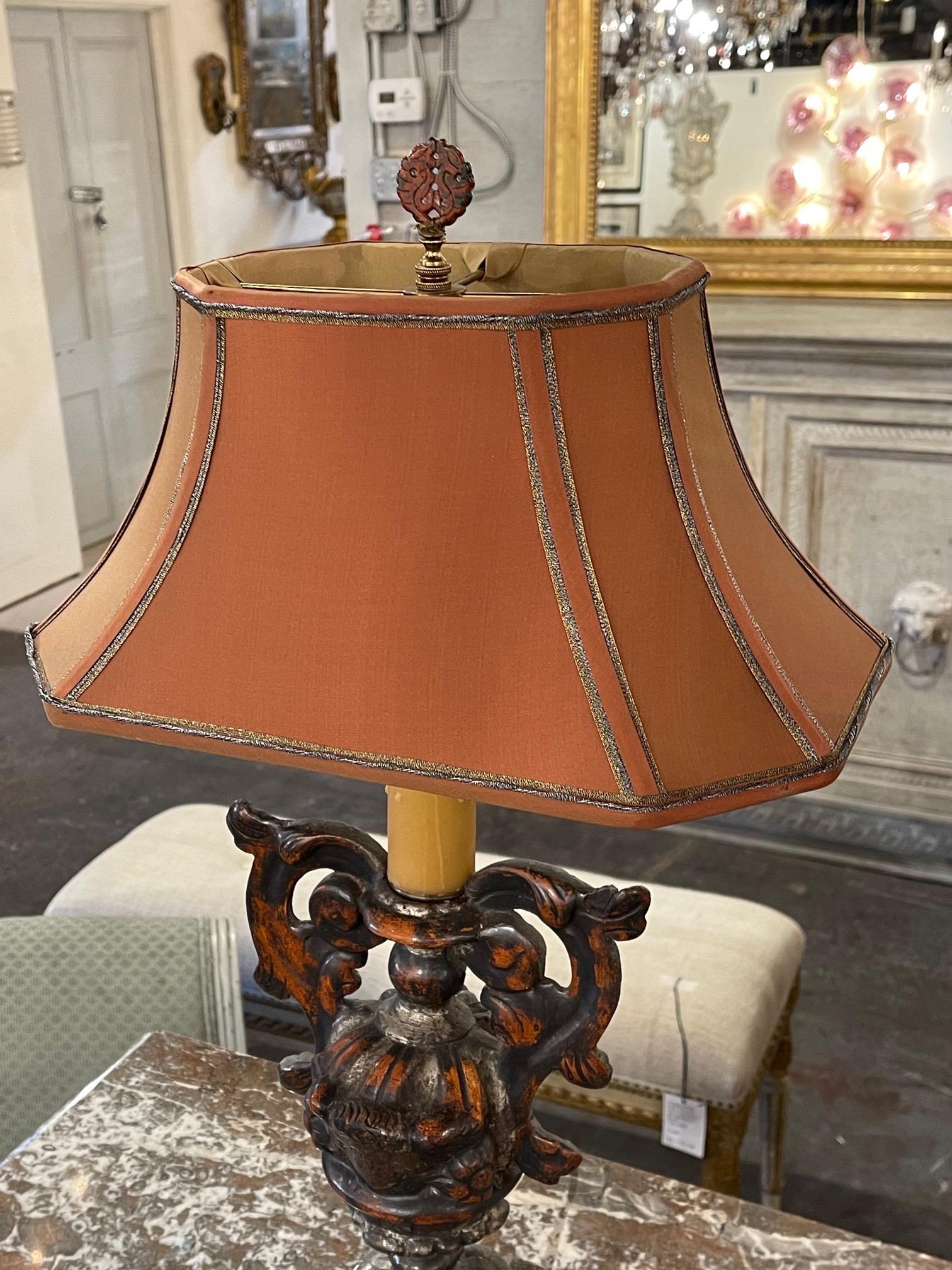 Pair of 18th Century Italian Carved and Polychromed Wood Urn Lamps In Good Condition In Dallas, TX