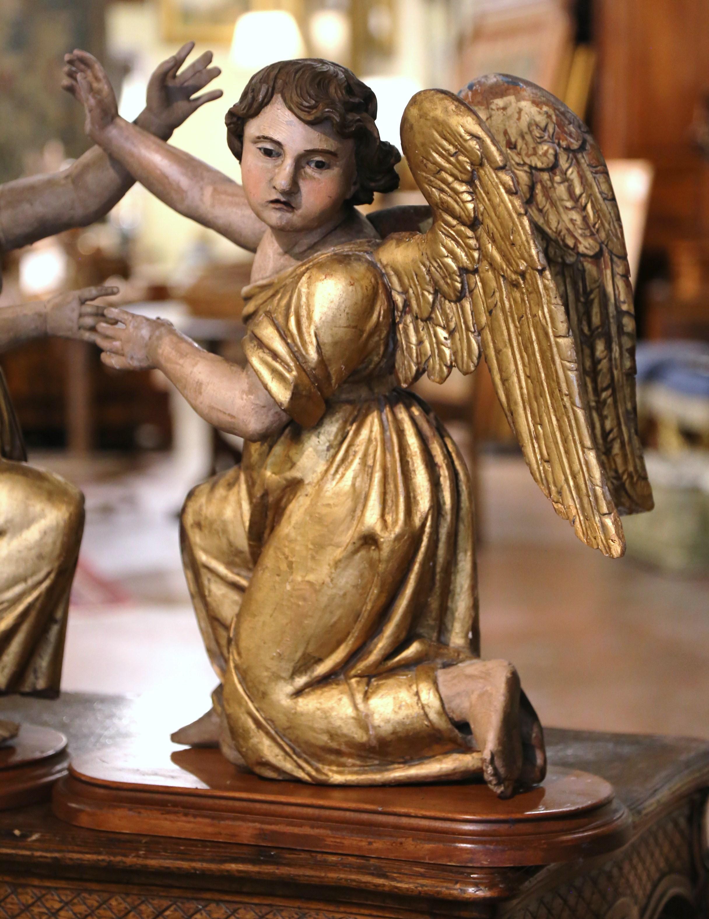 Pair of 18th Century Italian Carved Giltwood and Polychrome Angel Statues In Good Condition For Sale In Dallas, TX