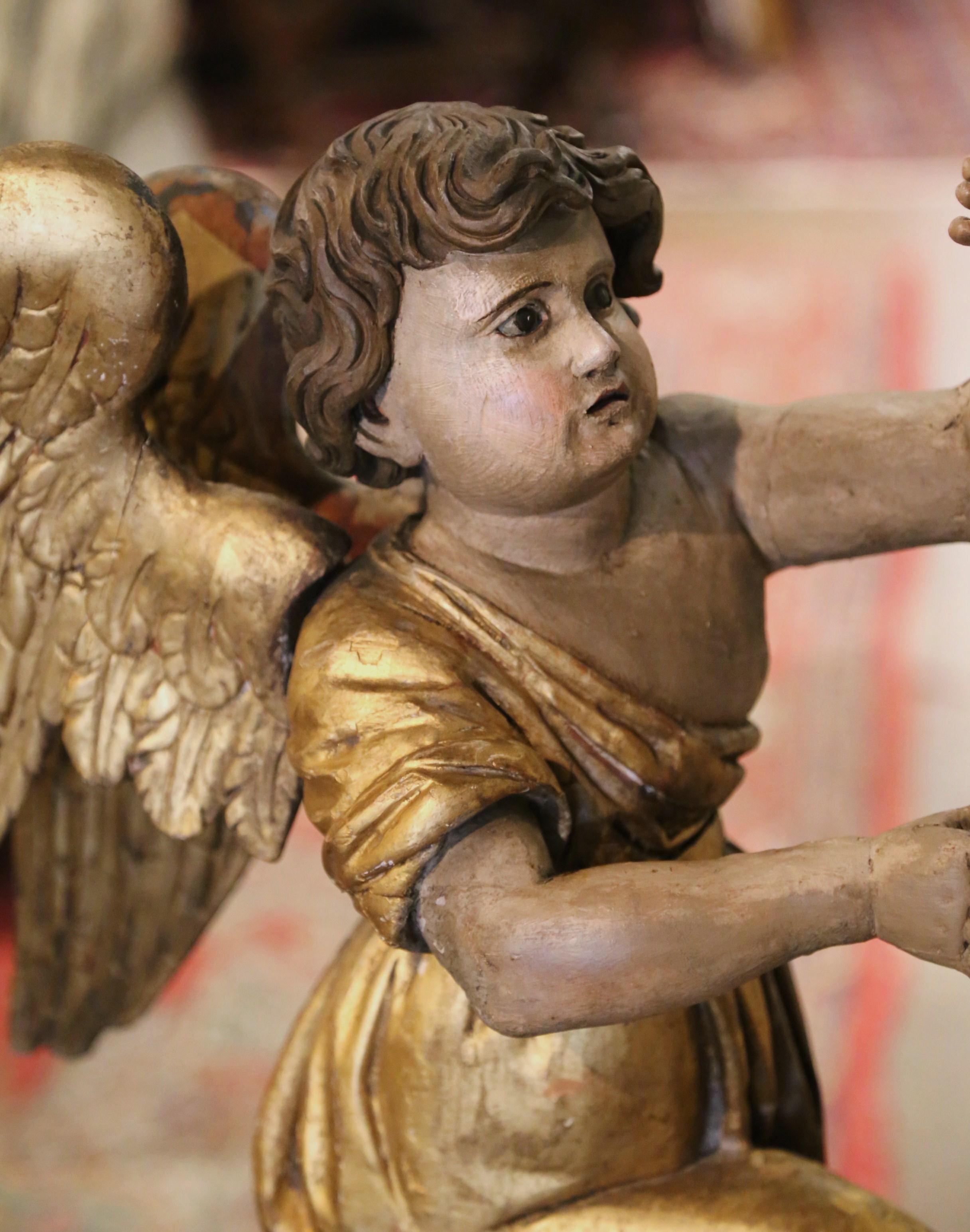 Pair of 18th Century Italian Carved Giltwood and Polychrome Angel Statues For Sale 2