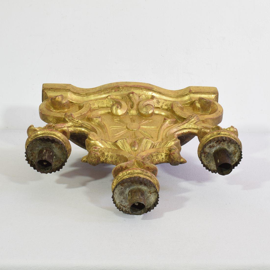 Pair of 18th Century Italian Carved Giltwood Baroque Candleholders For Sale 4