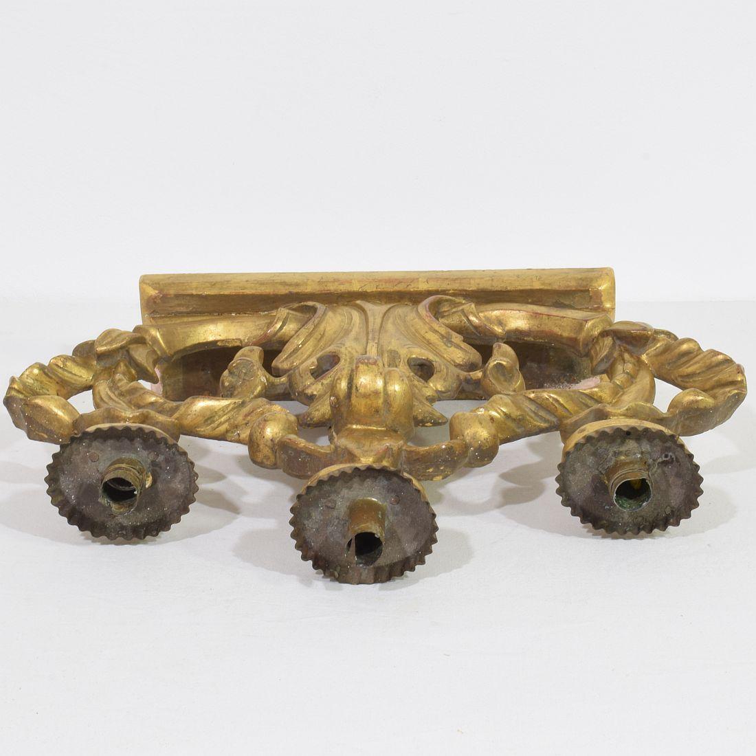 Pair of 18th Century Italian Carved Giltwood Baroque Candleholders For Sale 6