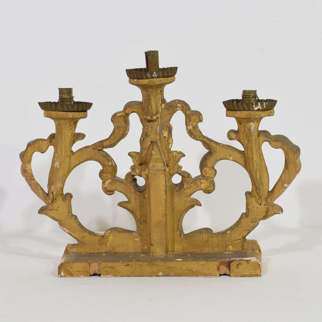 Pair of 18th Century Italian Carved Giltwood Baroque Candleholders For Sale 1