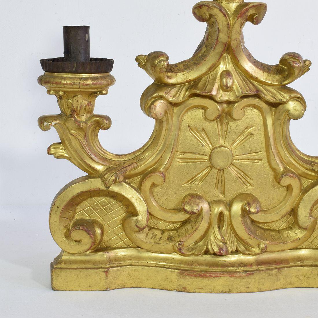 Pair of 18th Century Italian Carved Giltwood Baroque Candleholders For Sale 1