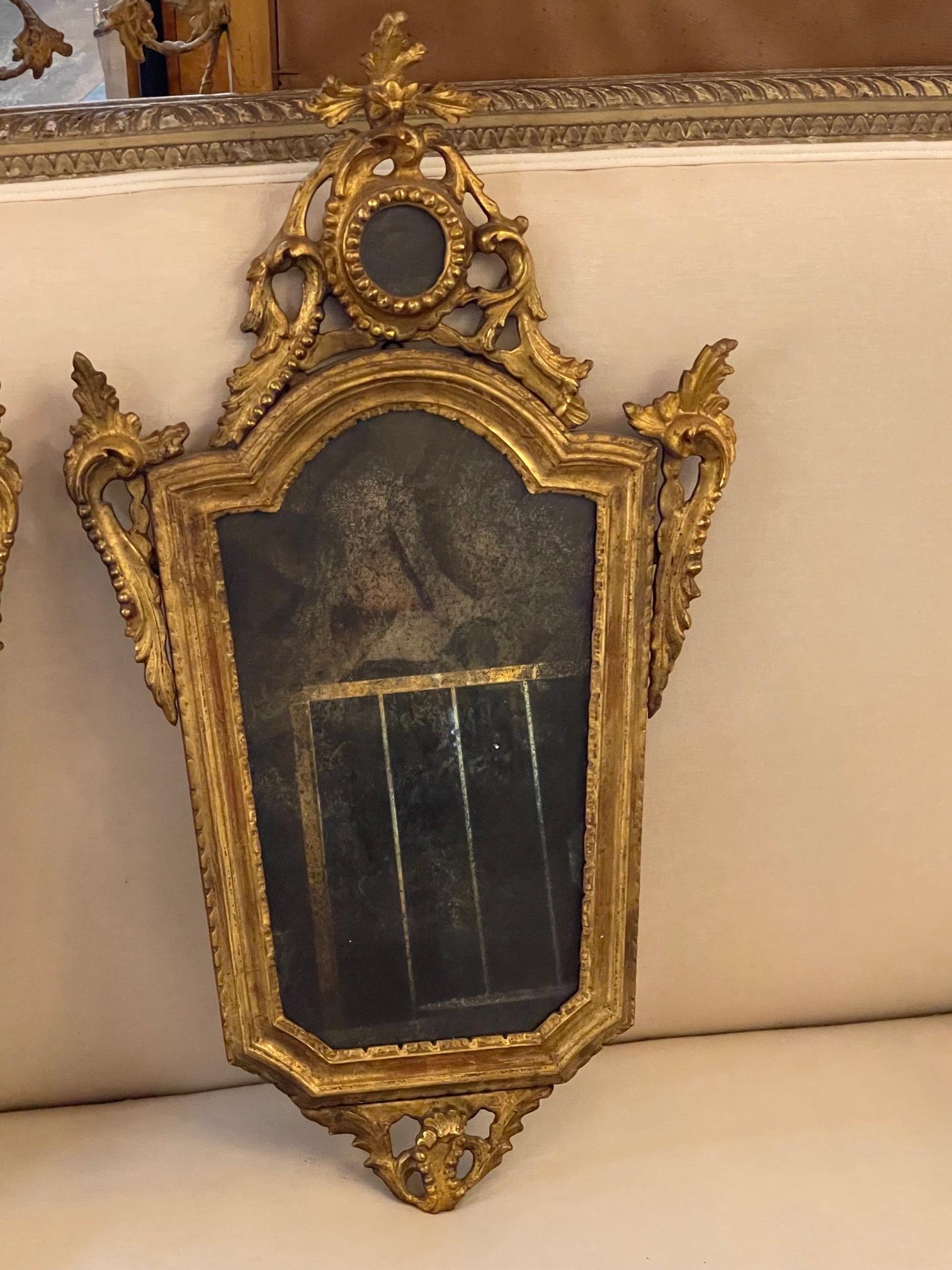 Pair of 18th Century Italian Carved Giltwood Mirrors In Good Condition In Dallas, TX