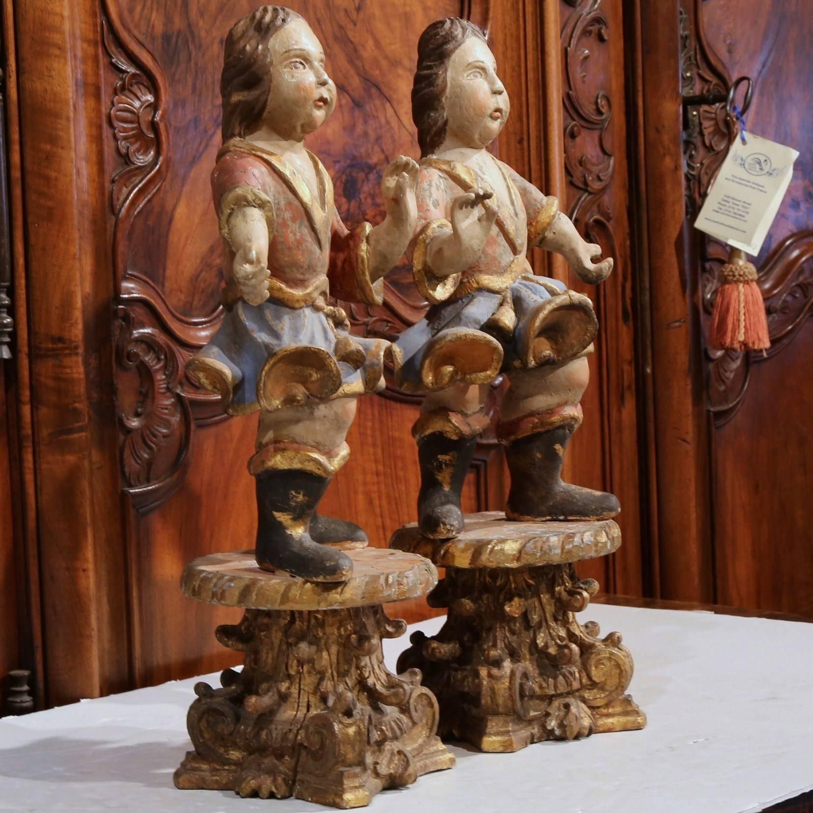 Gold Leaf Pair of 18th Century Italian Carved Polychrome and Gilt Cherub Sculptures For Sale