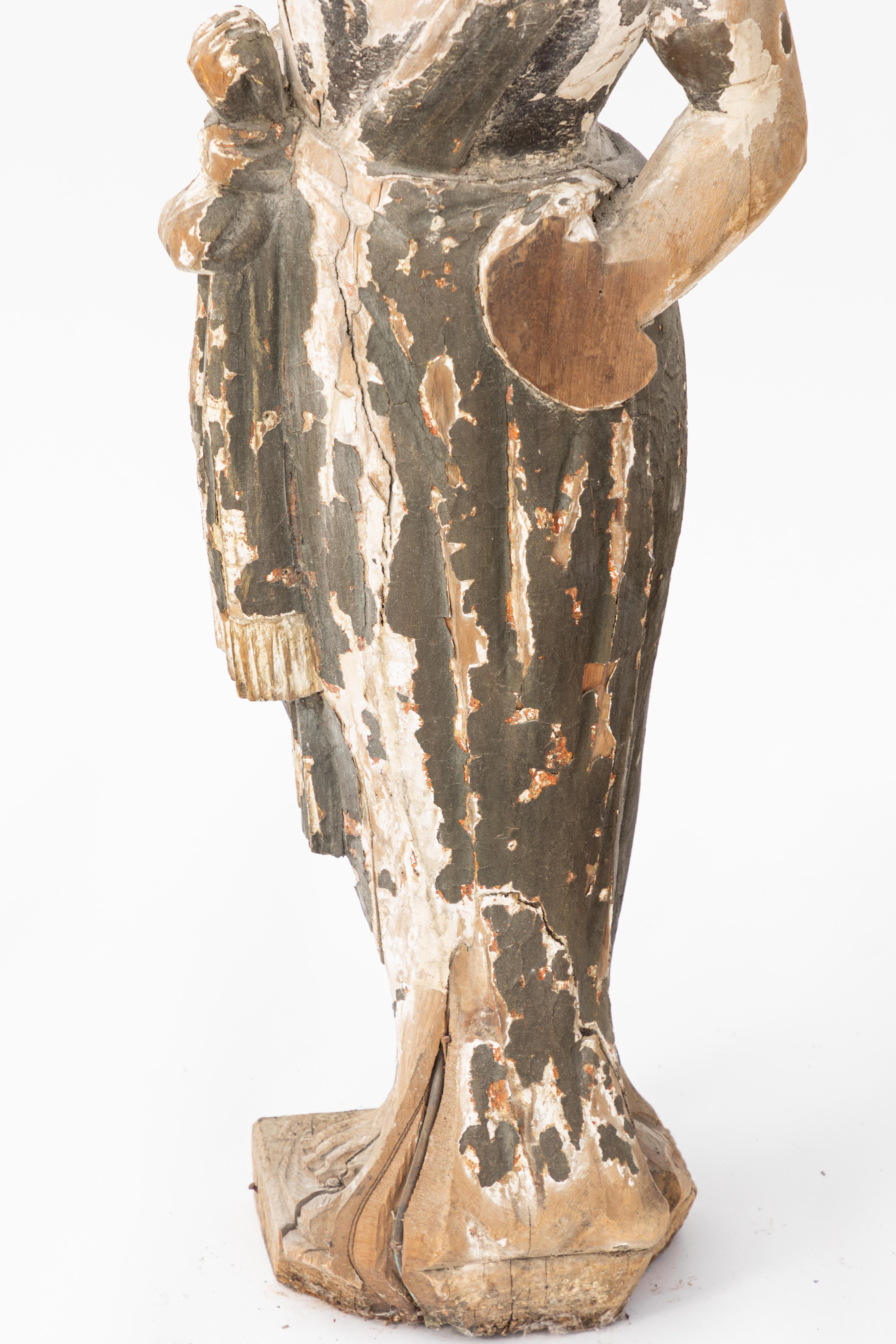 Pareja de Figuras de Madera Tallada Italianas del Siglo XVIII en venta 4