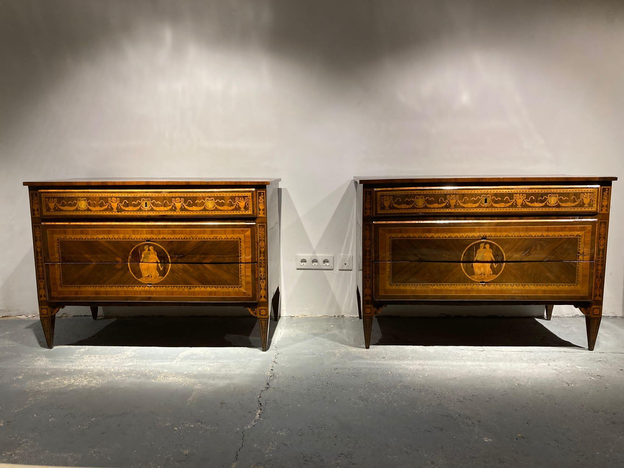 Inlay Pair of 18th Century Italian Chest of Drawers For Sale
