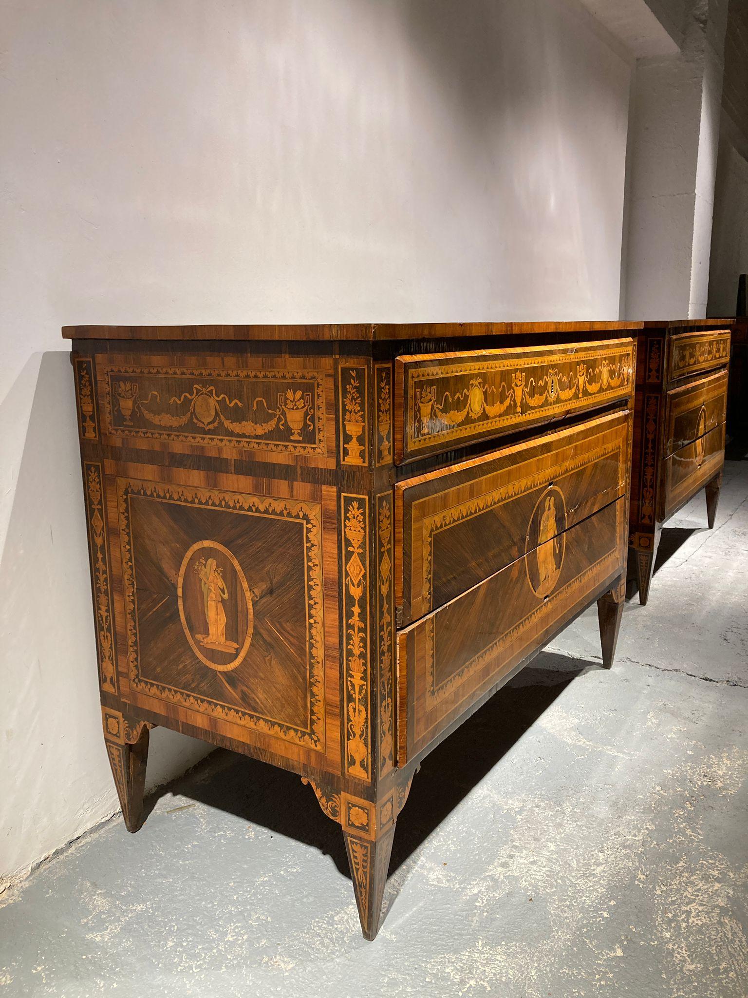 Late 18th Century Pair of 18th Century Italian Chest of Drawers For Sale