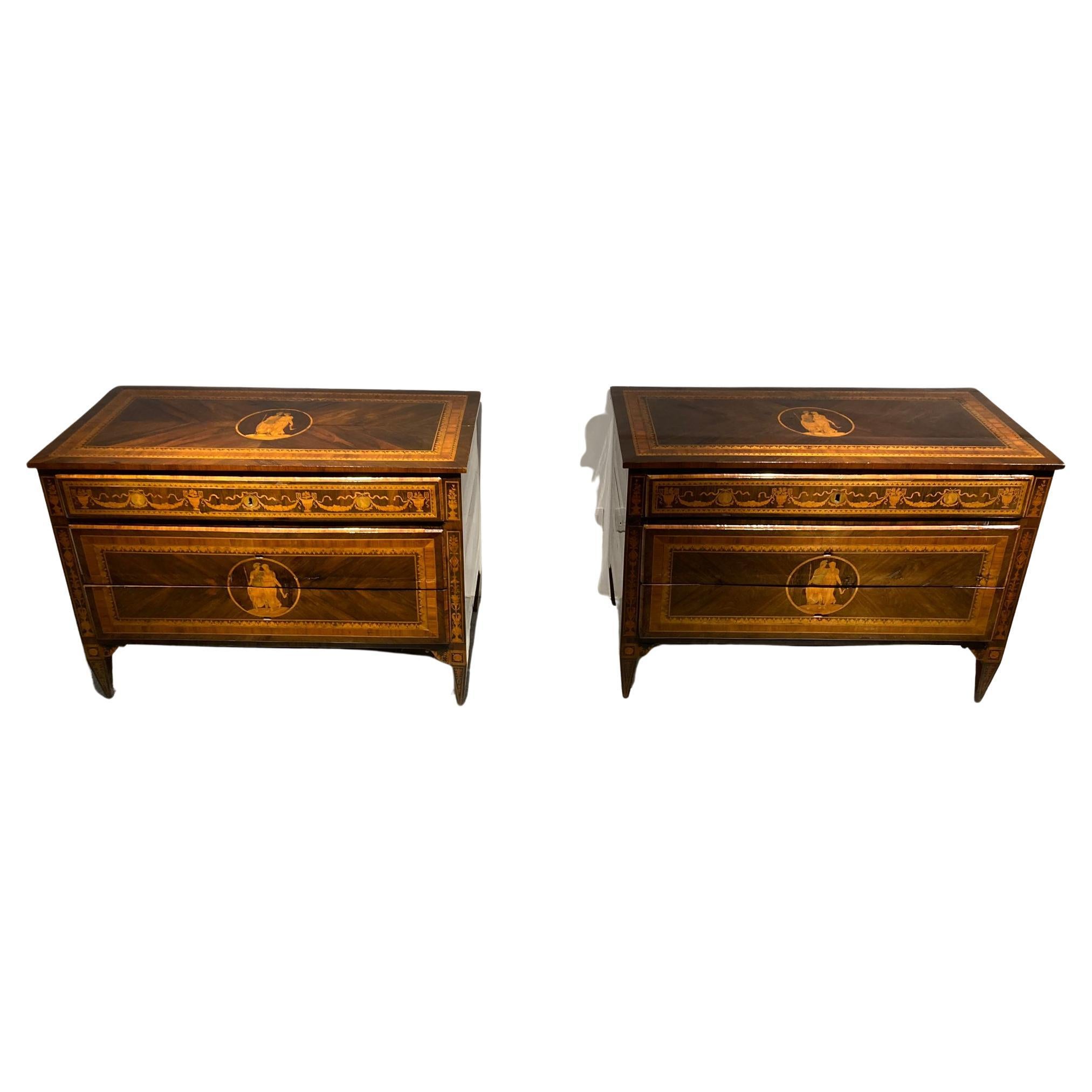 Pair of 18th Century Italian Chest of Drawers For Sale