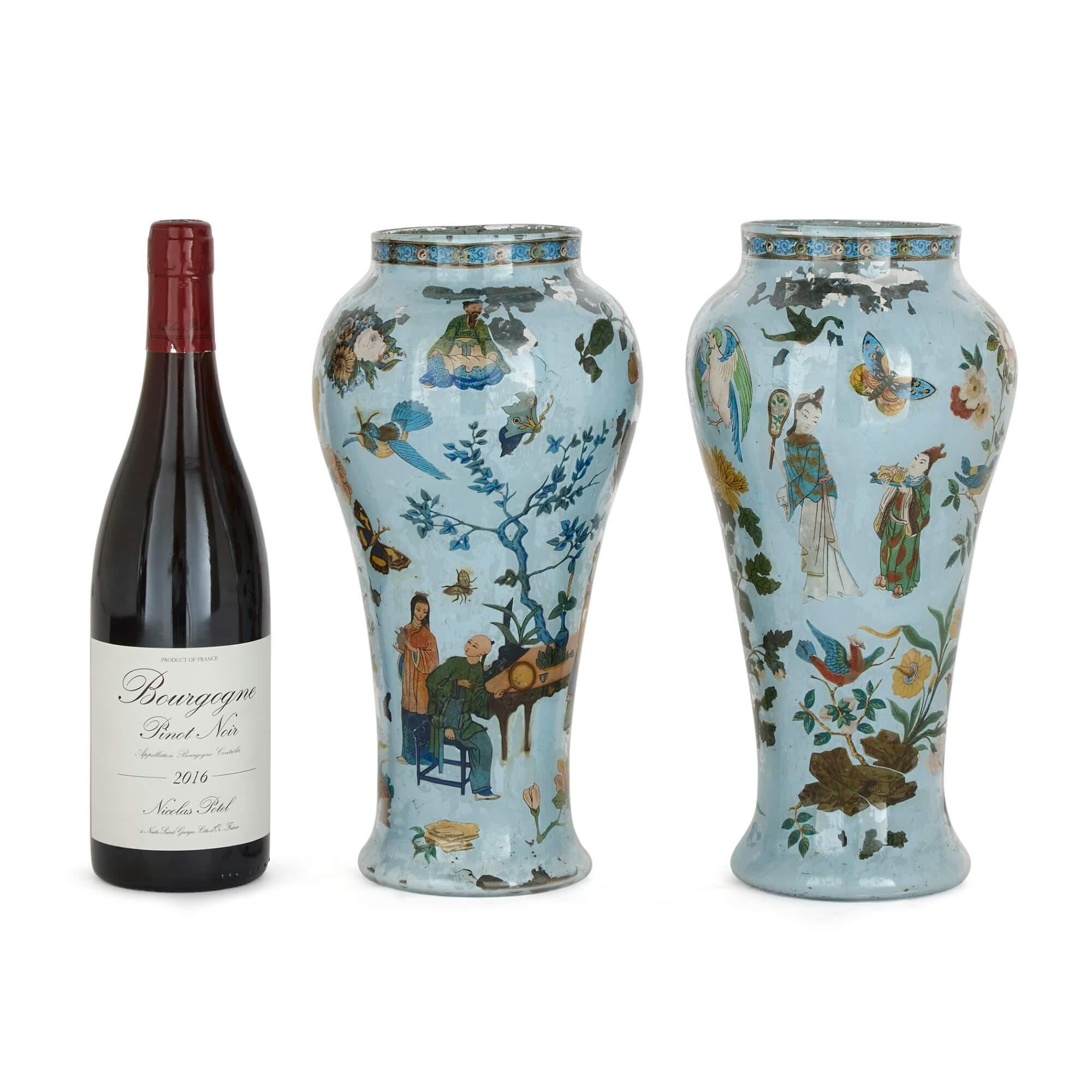 XVIIIe siècle et antérieur Paire de vases en verre soufflé de style chinoiserie italienne du 18ème siècle en vente