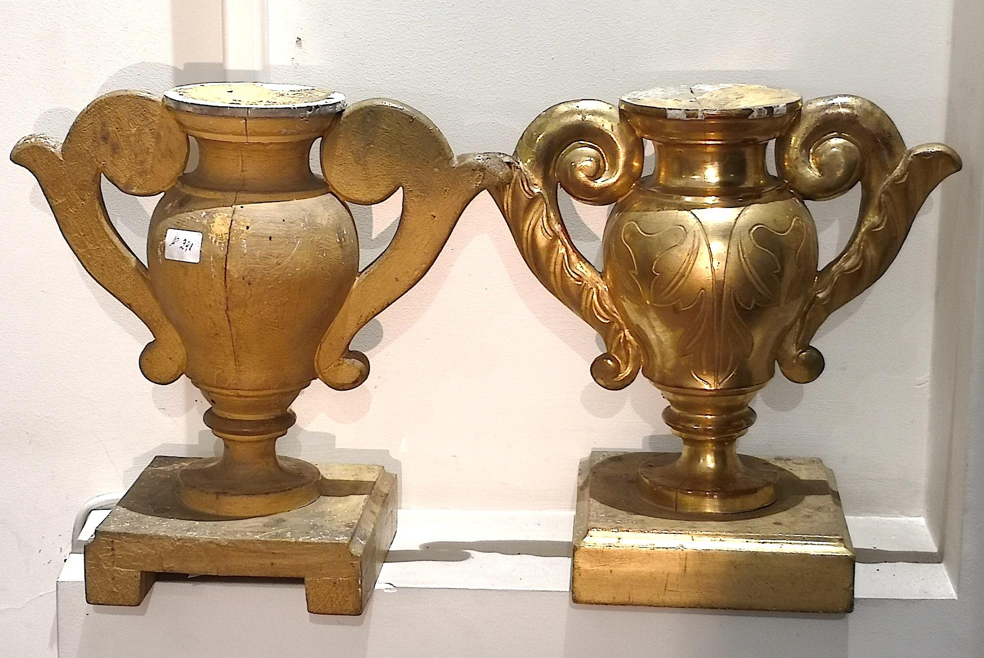 Coppia di porta palme in legno dorato da altare italiano del XVIII secolo 7