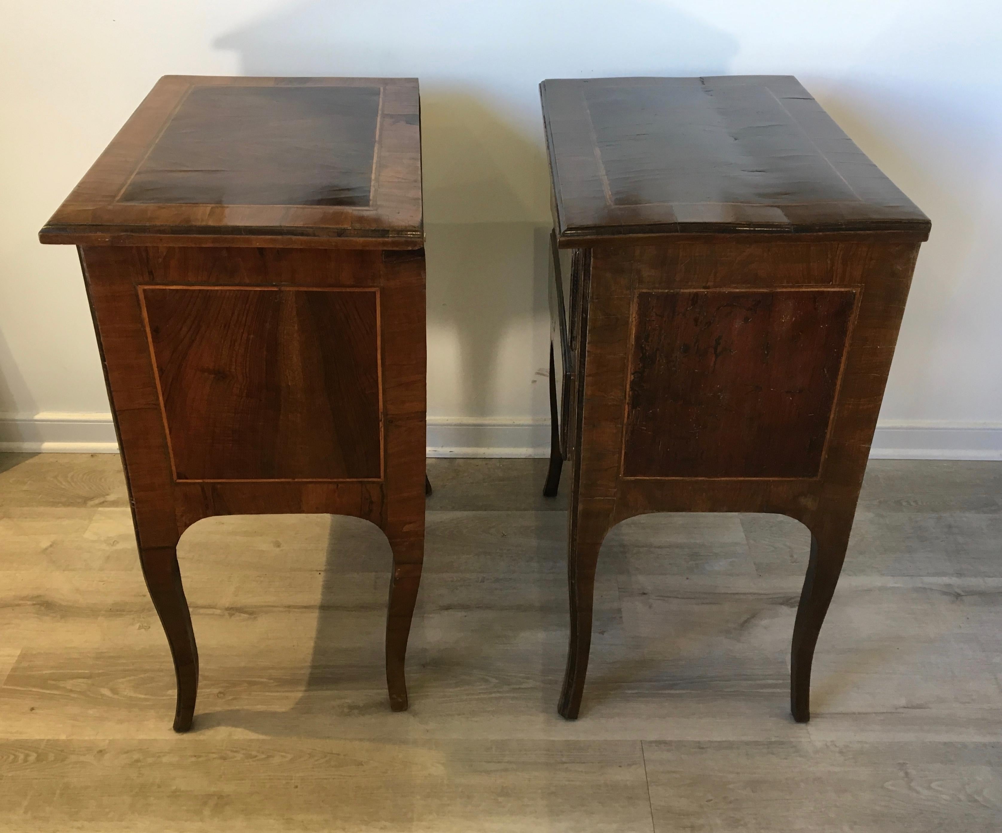 Neoclassical Pair of 18th Century Italian Commodinis, Side Tables, Stands