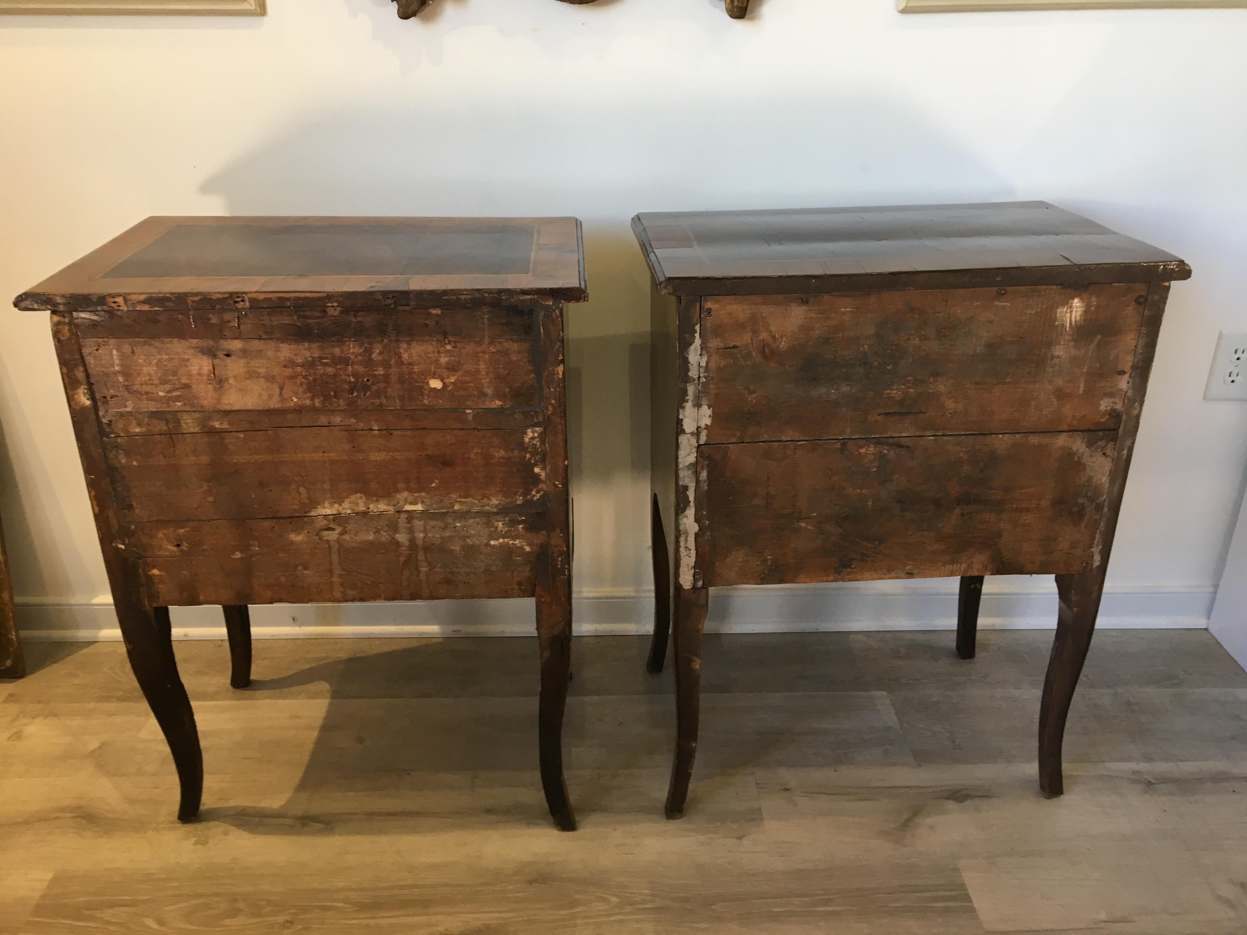 Pair of 18th Century Italian Commodinis, Side Tables, Stands In Good Condition In Doylestown, PA
