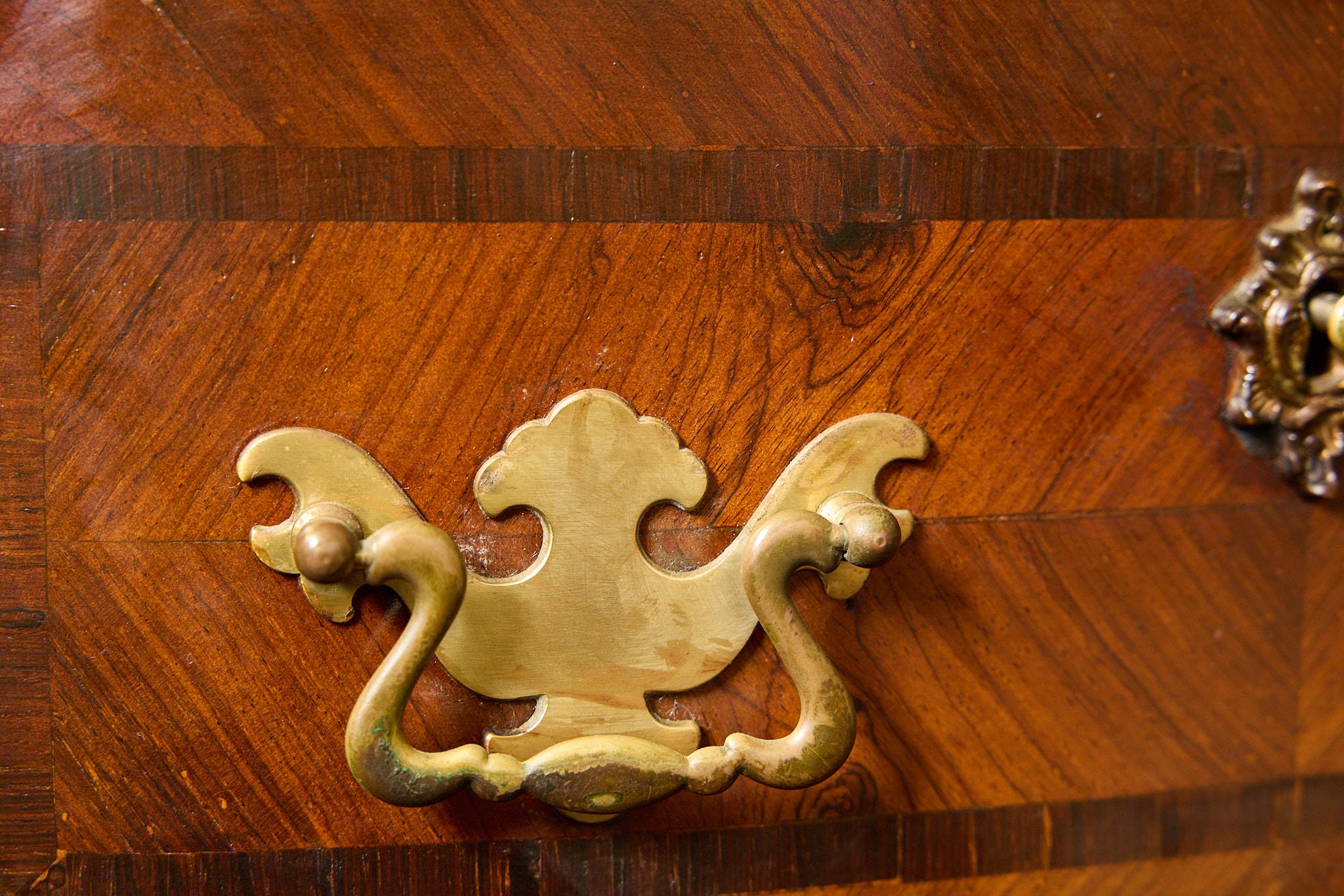 Pair of 18th Century Italian Commodinis with Marble Tops, Sicilian, Circa 1780 For Sale 3
