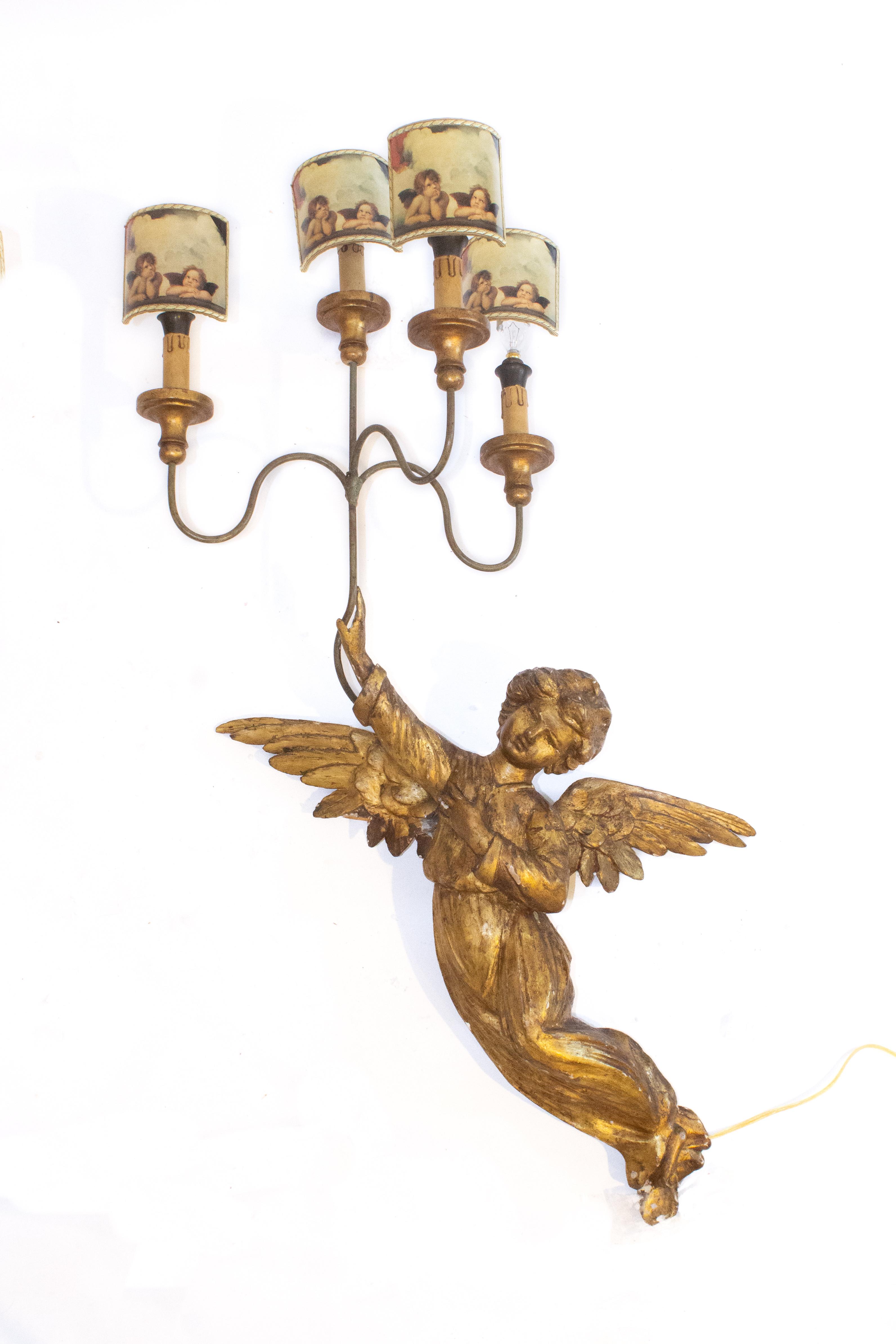 Paire d'appliques anges italiennes du XVIIIe siècle, dorées et sculptées à la main en vente 6