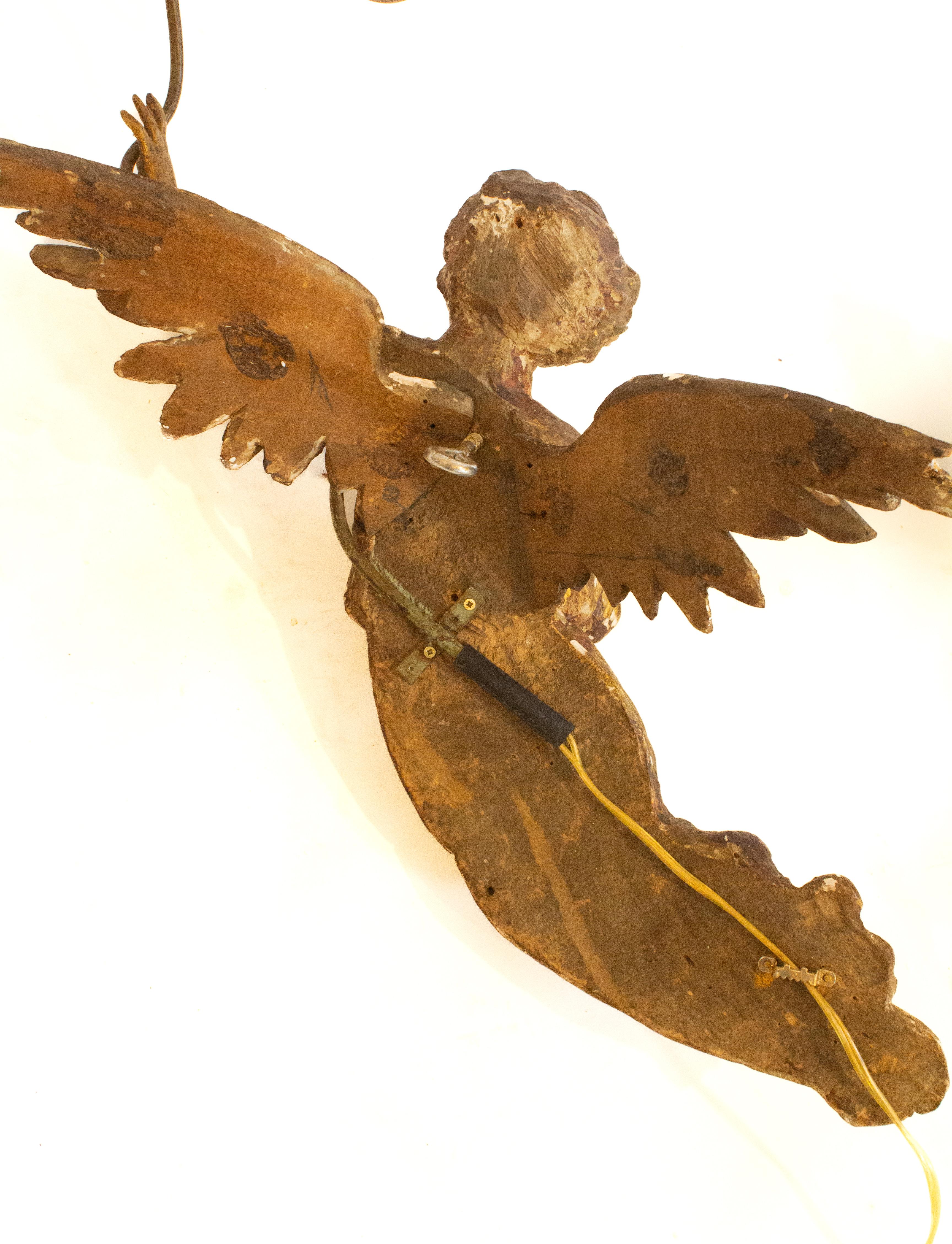 Paire d'appliques anges italiennes du XVIIIe siècle, dorées et sculptées à la main en vente 9