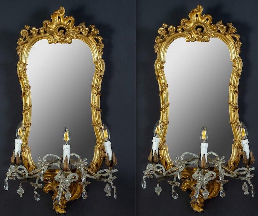 Paar italienische Spiegel oder Wandleuchten aus vergoldetem Holz aus dem 18. Jahrhundert Roma, 1750 (Louis XV.) im Angebot