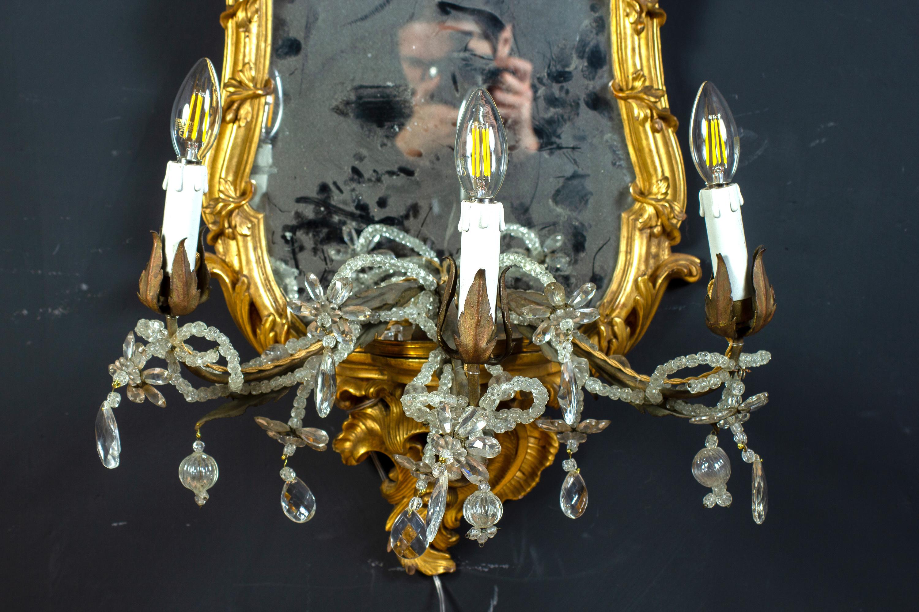 Legno dorato Coppia di specchi o applique in legno dorato del XVIII secolo Roma, 1750 in vendita