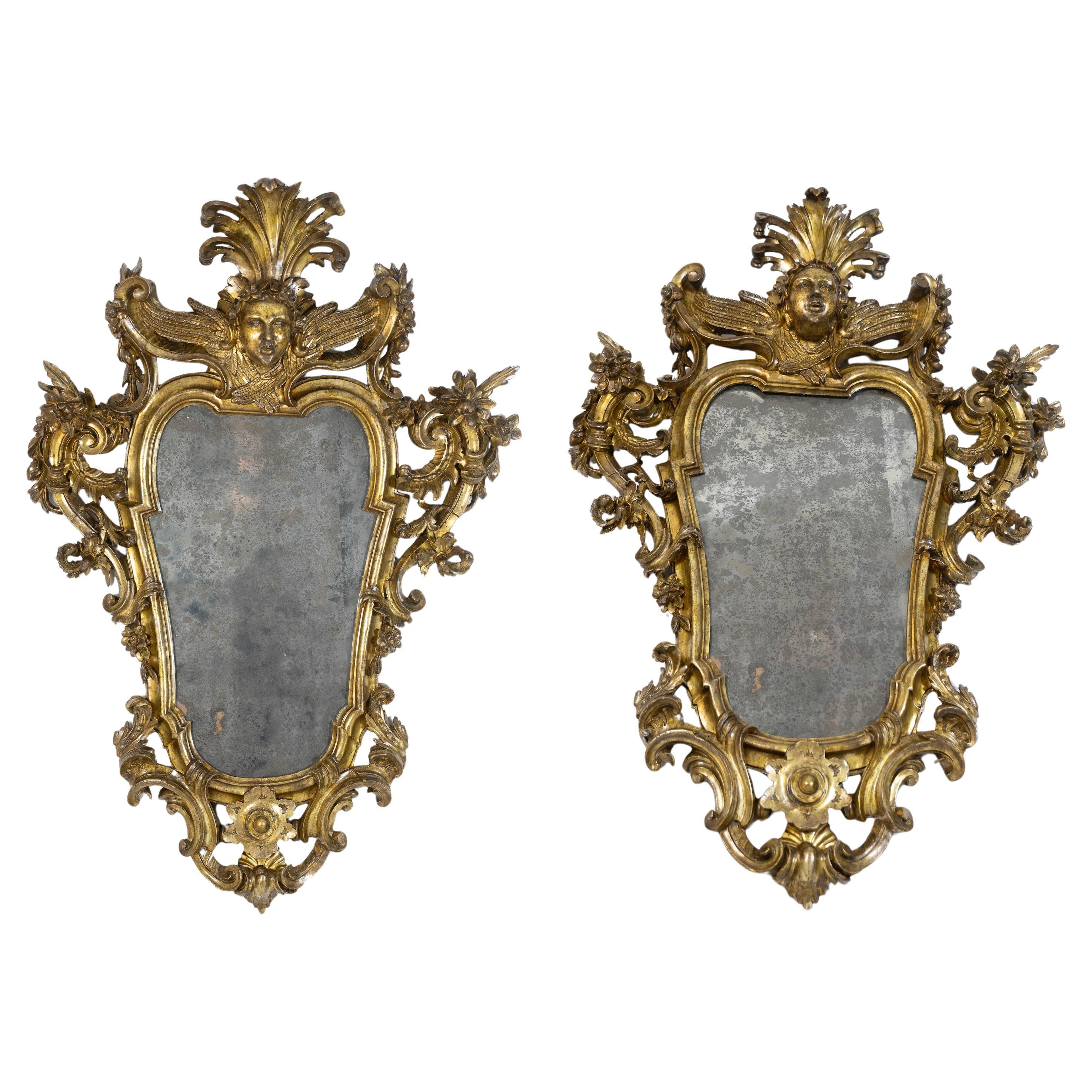 Pareja de espejos o apliques de madera dorada italiana del siglo XVIII Roma, 1750