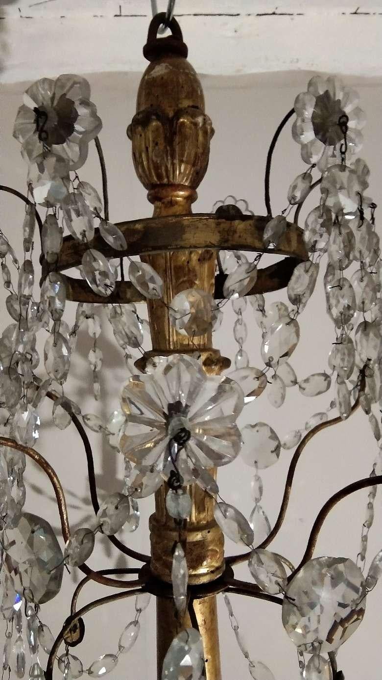 Pair of 18th Century Italian Giltwood and Beaded Crystal Chandeliers For Sale 2