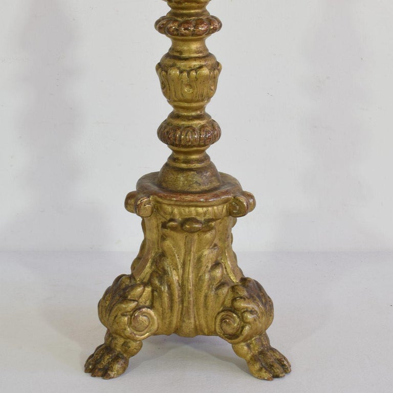 Pair of 18th Century Italian Giltwood Baroque Candlesticks or Candleholders For Sale 3