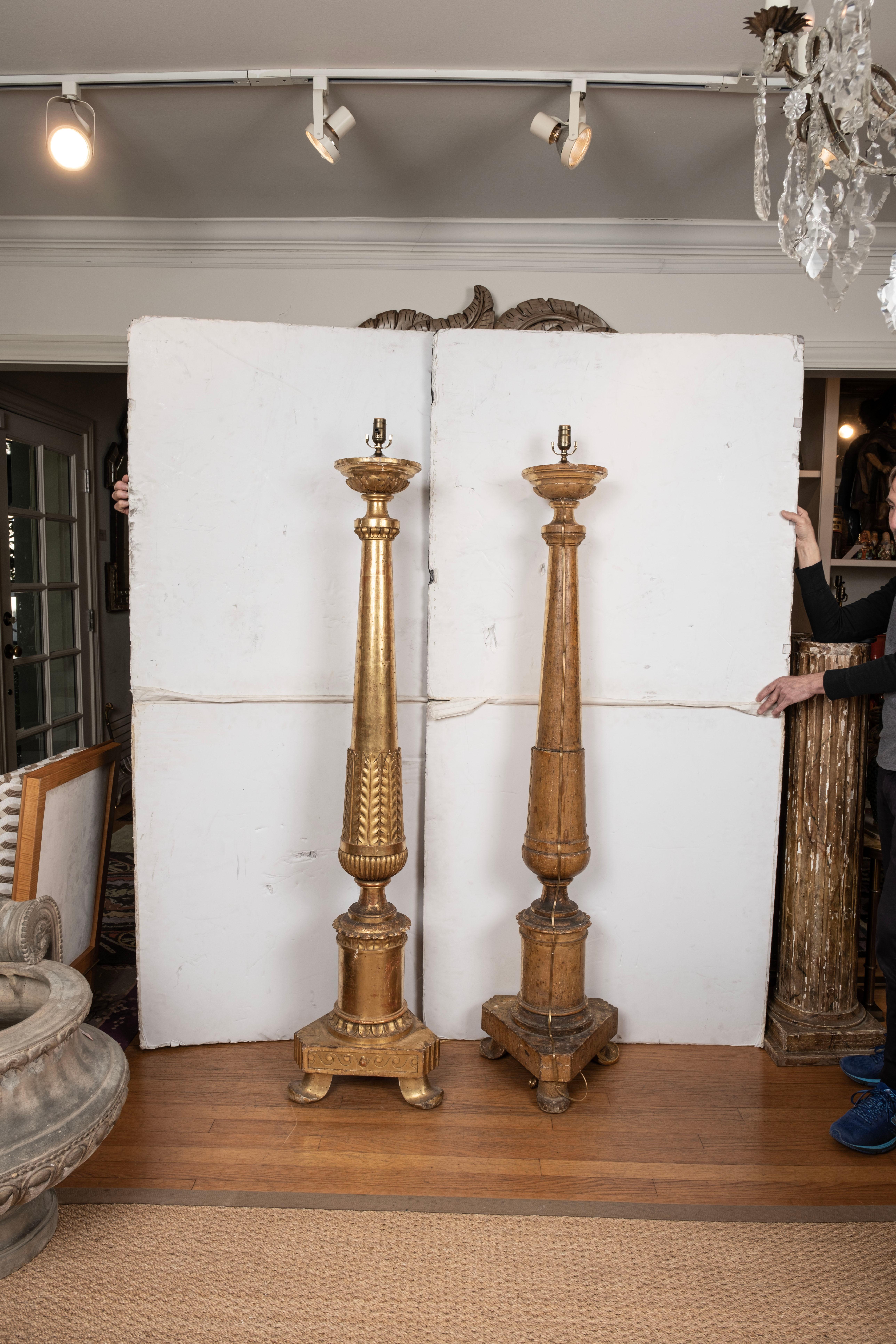 Pair of 18th Century Italian Giltwood Torchieres In Good Condition For Sale In Houston, TX