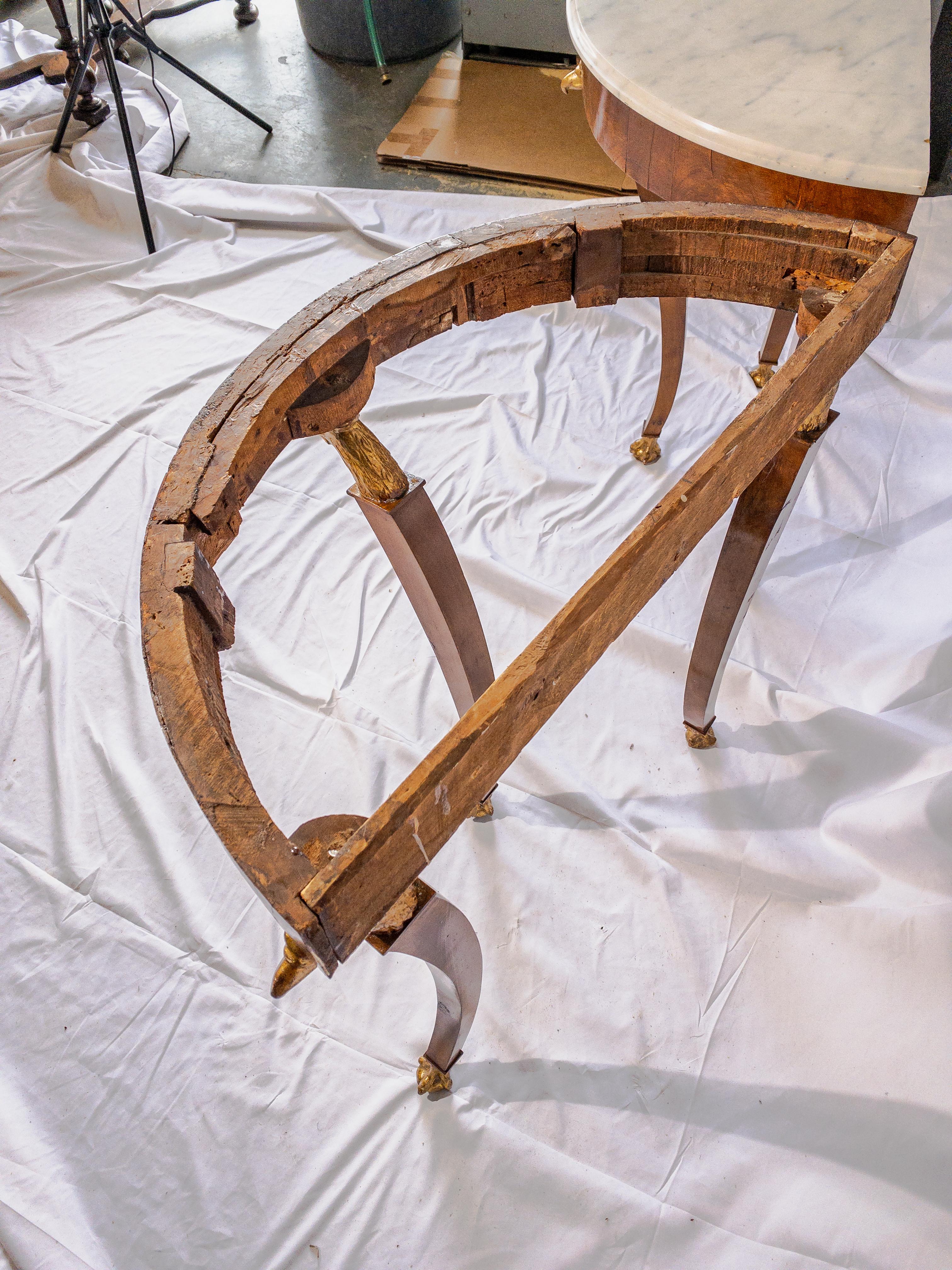 Néoclassique Paire de tables Demi-lune italiennes du 18ème siècle en vente