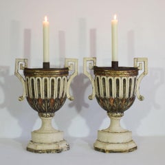 Paar italienische neoklassizistische Altarkerzenhalter aus dem 18. Jahrhundert